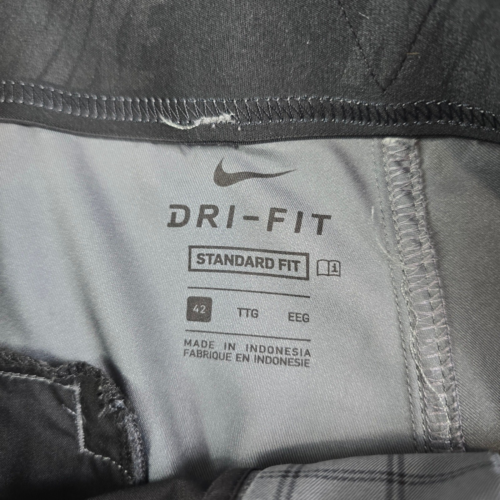 Nike Dri-Fit Golf Shorts Men’s 42 Gray Striped Casual Elastic Waist Comfort