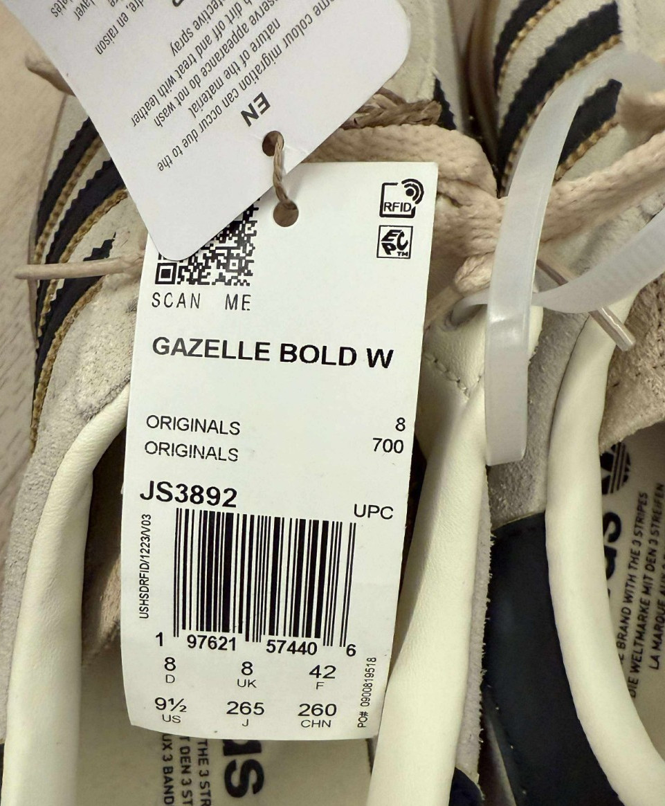 SIZE 9.5 WOMENS – NEW Adidas Women’s Gazelle ‘Cream Black Gum’ – JS3892