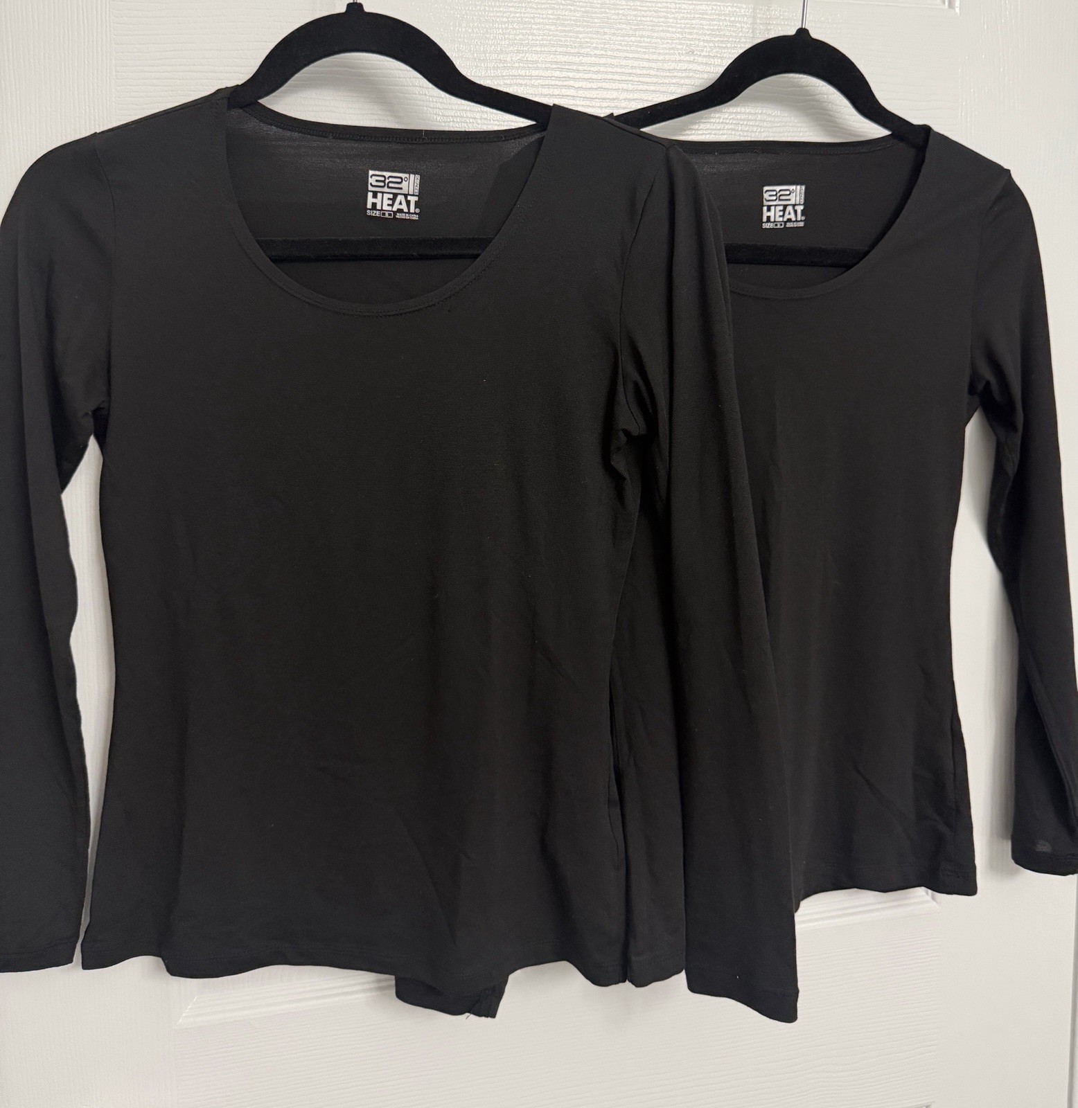 Women’s 32 Degrees Heat Long Sleeve Scoop Neck Base Layer Top. Size S Pack of 2