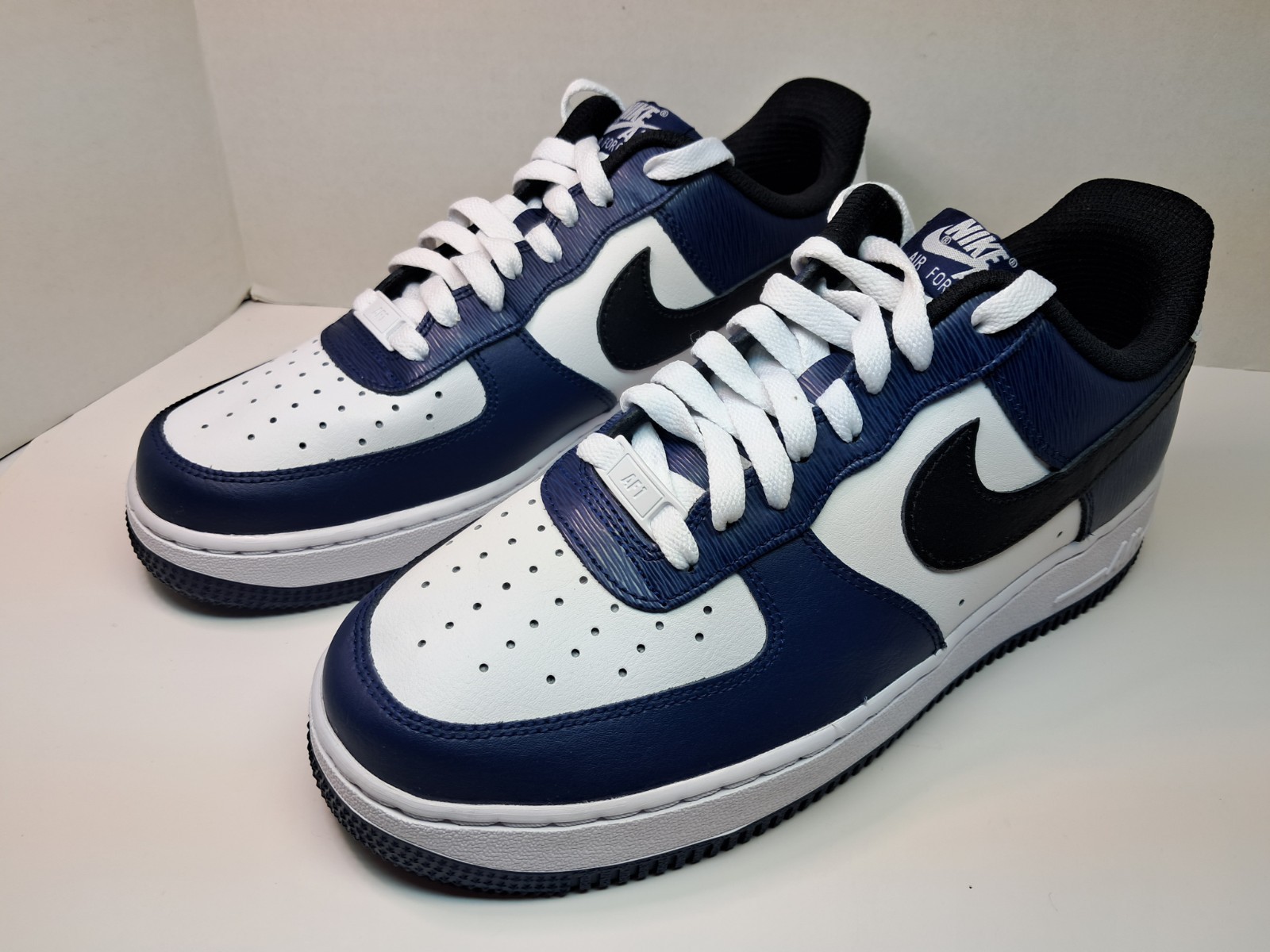 Nike Air Force 1 Men’s Size 9 Blue & White Athletic Outdoor