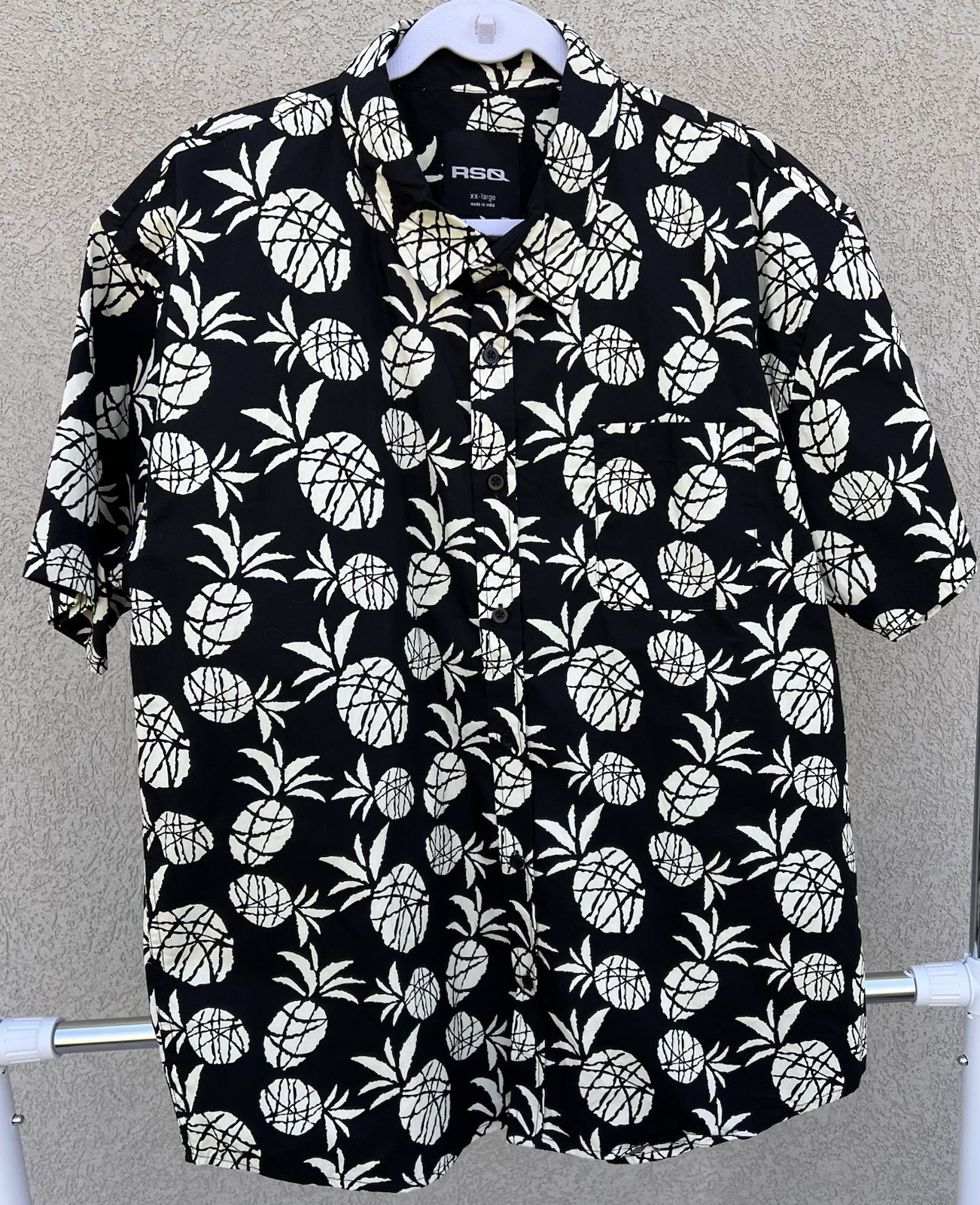 RSQ Hawaiian Shirt Mens 2XL Black Pineapple Print Beach Travel Cotton NWT