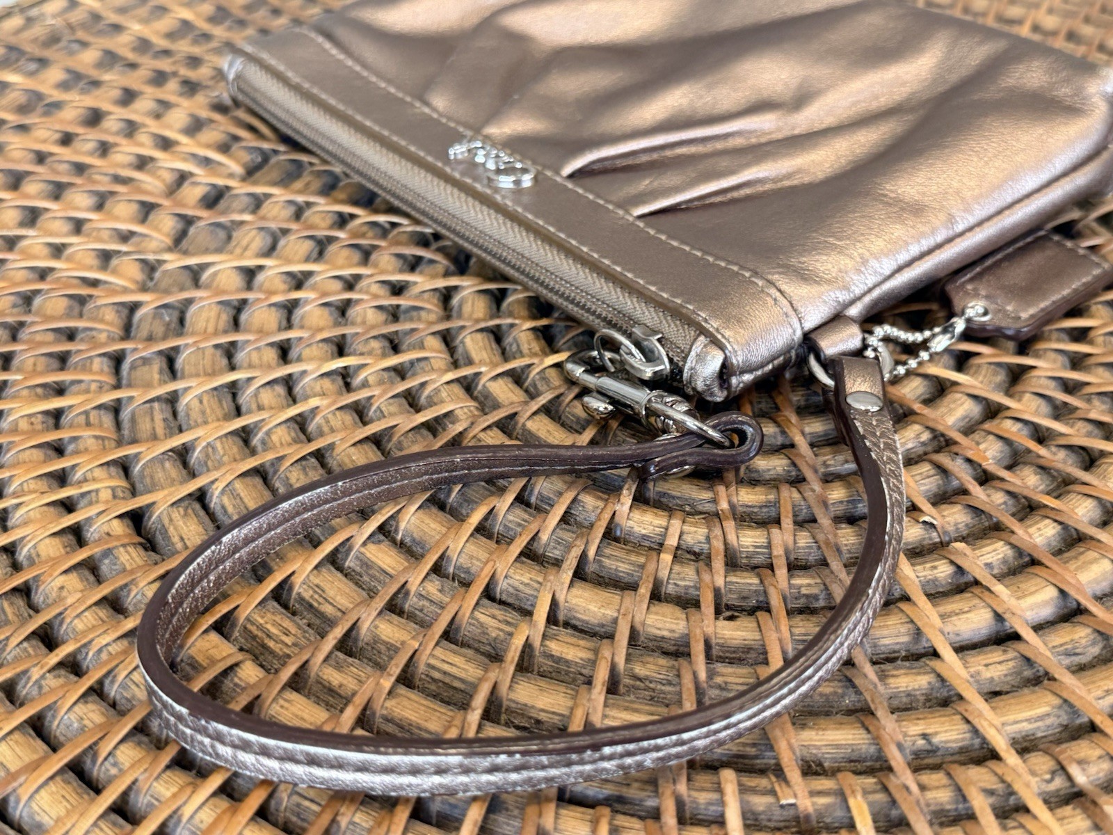 Coach Ashley Gold / Bronze Metallic Leather Pleated Clutch Wristlet Pouch Y2K