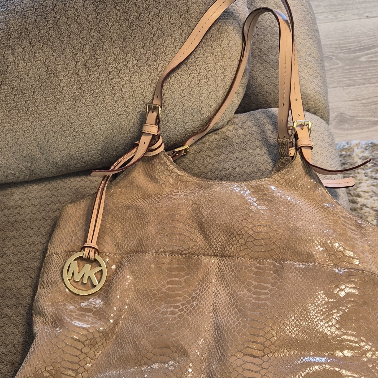 Michael Kors Brown Animal Print Shoulder Bag Gold Hardware Logo Charm Magnetic