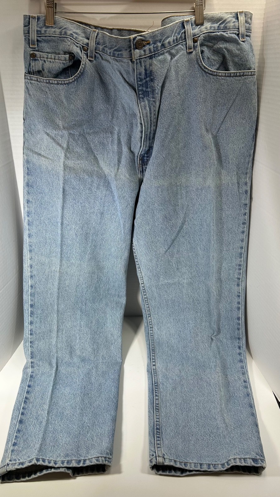 Vtg Levi’s 540 Jeans Men’s 44 x 30 Relaxed Fit Blue Denim Brown Tab Mexico Light