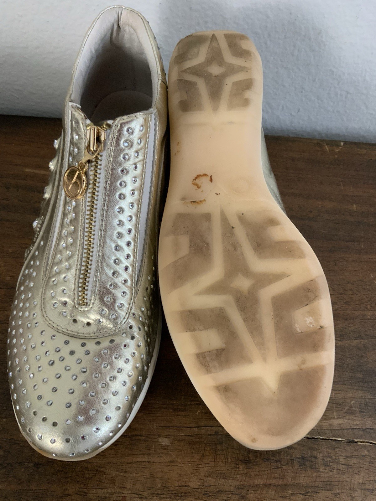 Jessica Bennett Gold Sneakers Rhinestone Wedge size 10 Center Zip