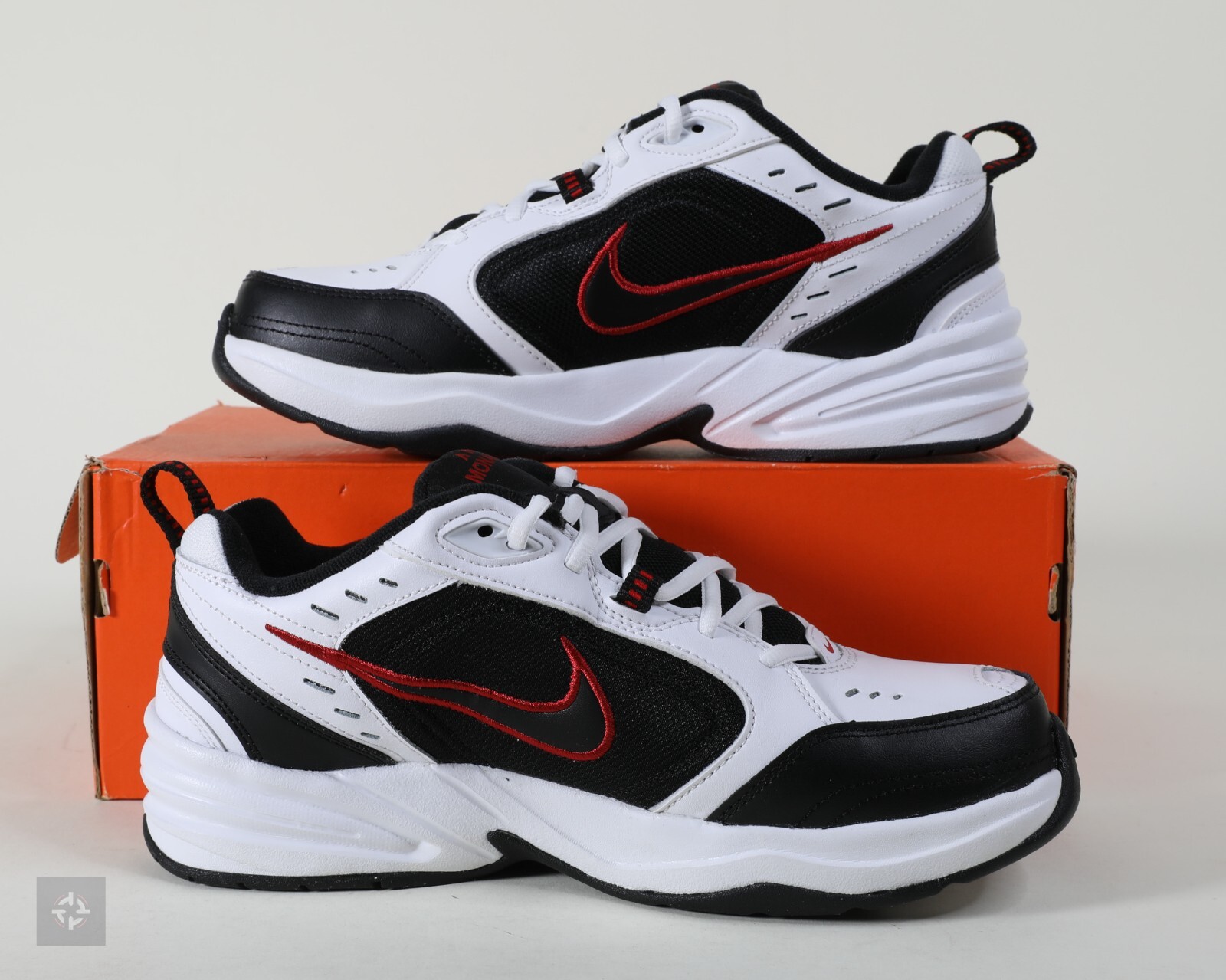 Nike Air Monarch IV White Red Black Walking Shoes Men’s Size 6-7 4E (416355-101)