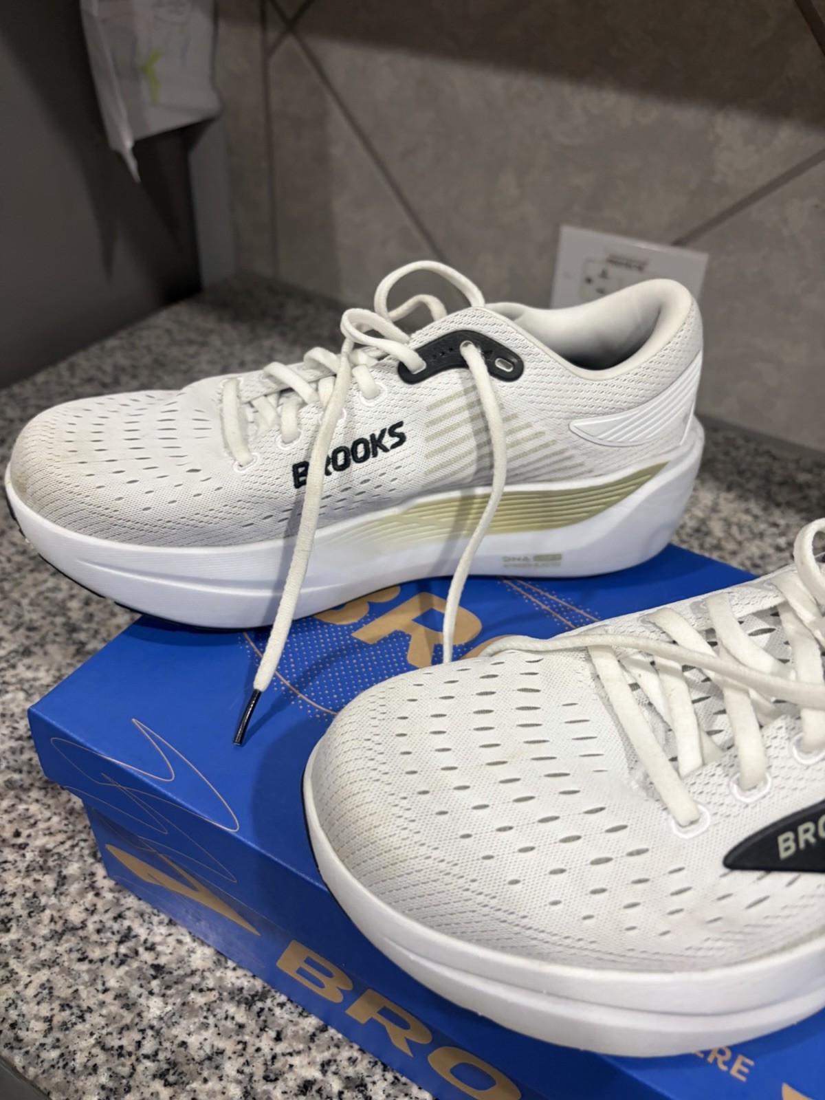 Brooks Ghost Max 3 Size 9 Men’s Neutral Great Condition