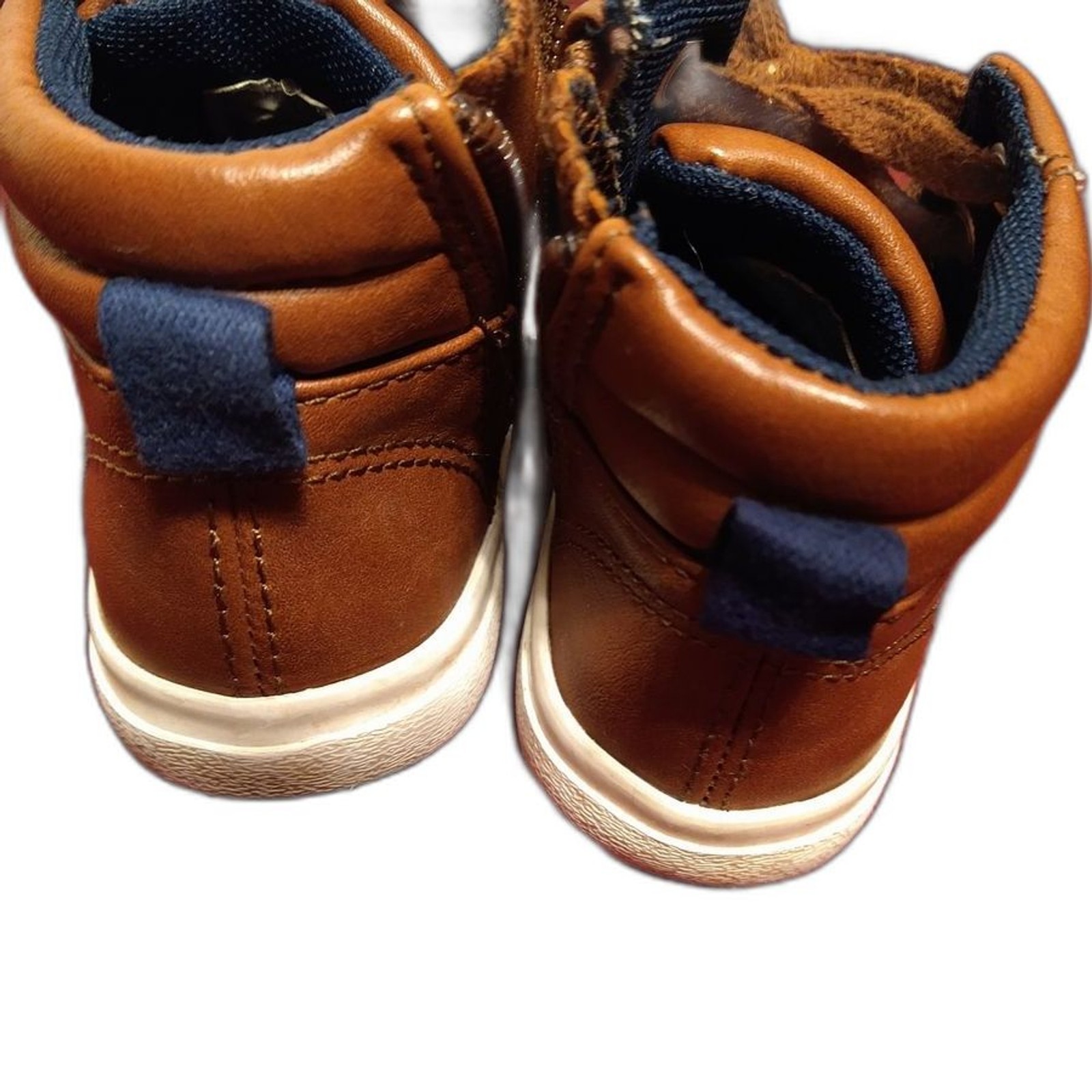 Size 7 Toddler Cat & Jack Brown High-Top Sneakers with White Soles Ties Zipper