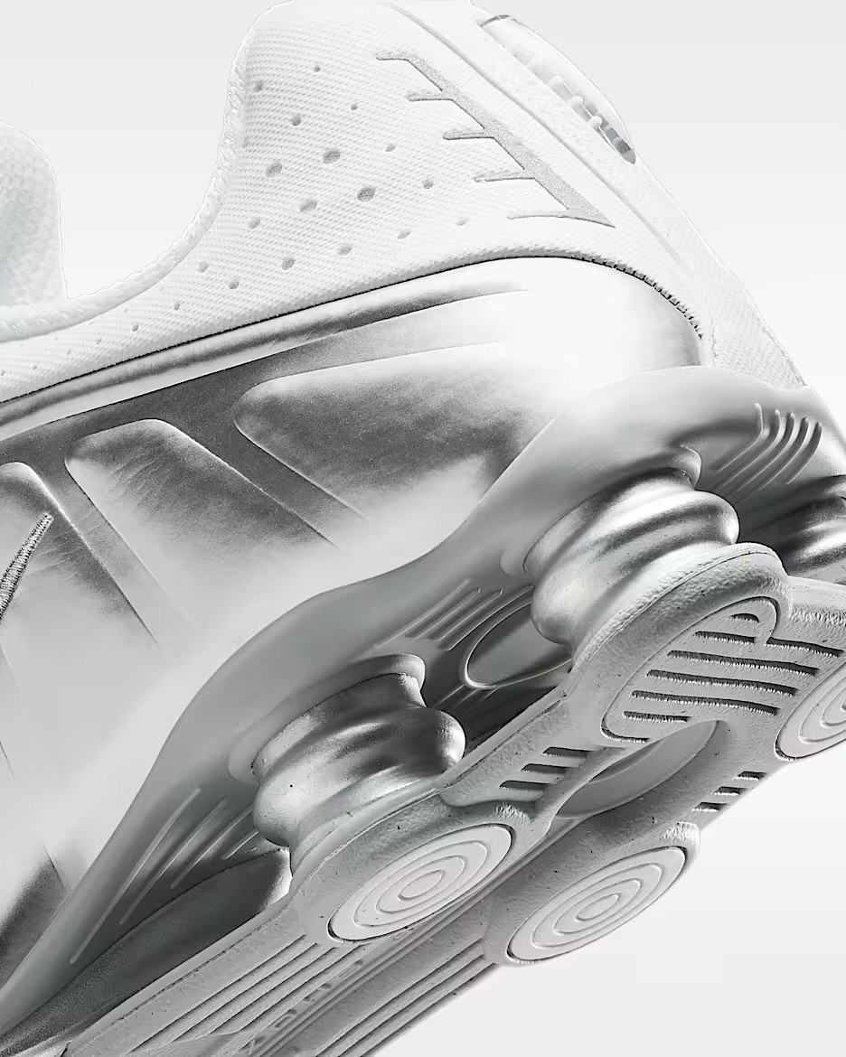 Nike Shox R4 SE Metallic Silver White Grey Athletic Sneaker IR5163-001 Men Sizes