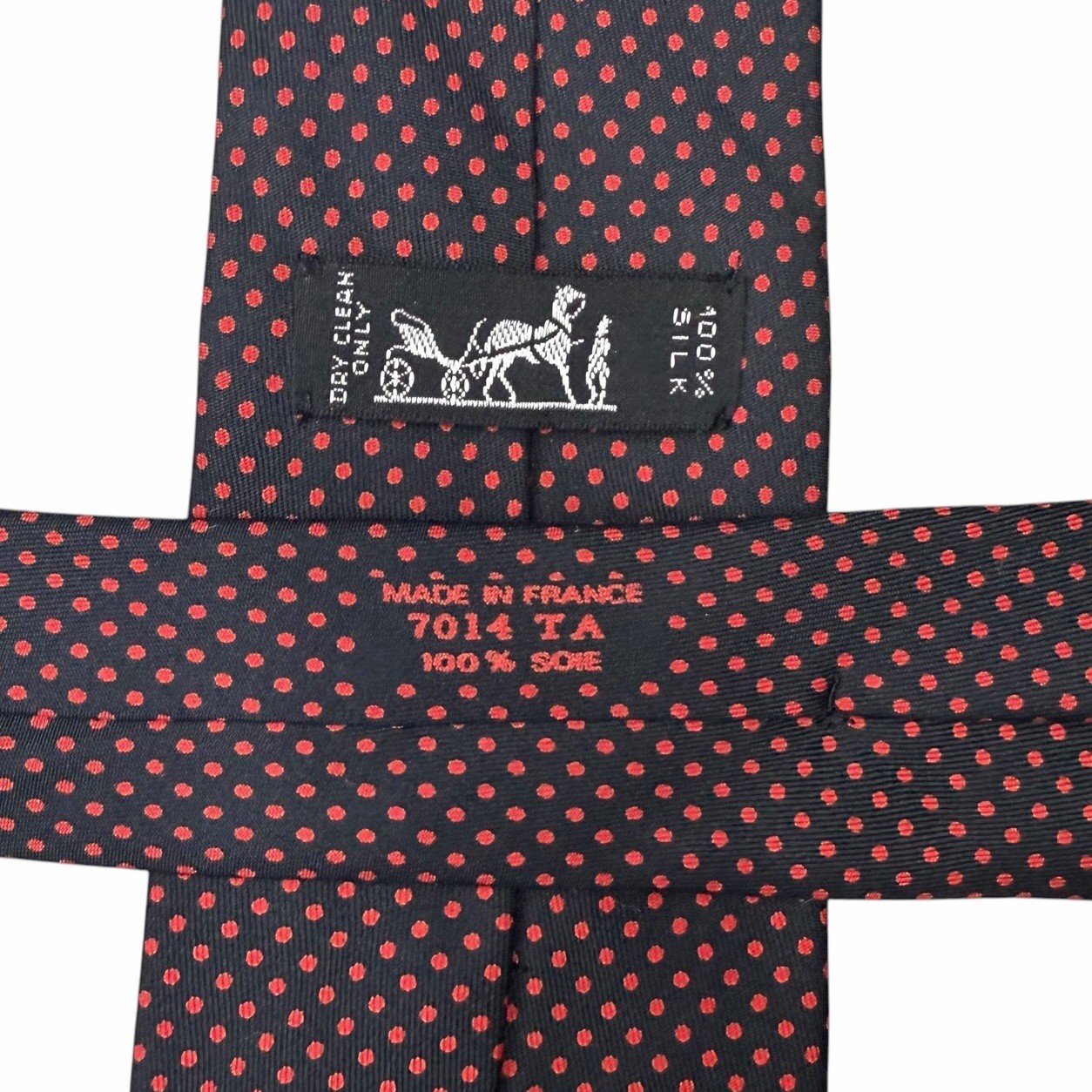 Hermes Men’s Tie Polka Dot Black/Red Satin Silk 7014 TA 3 1/8″ (W) x 56″ (L) euc