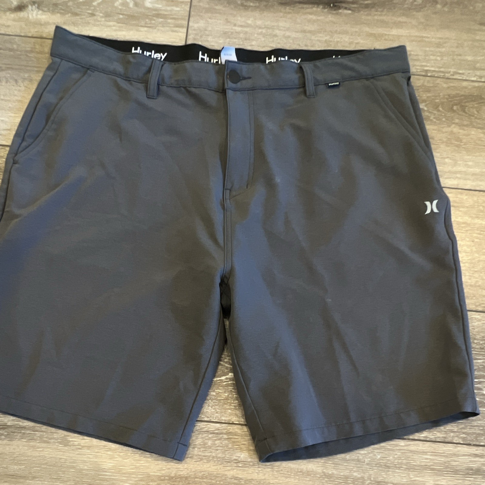 Lot of 3 Hurley Men’s Shorts -size 40 – Beige, dark gray, blue