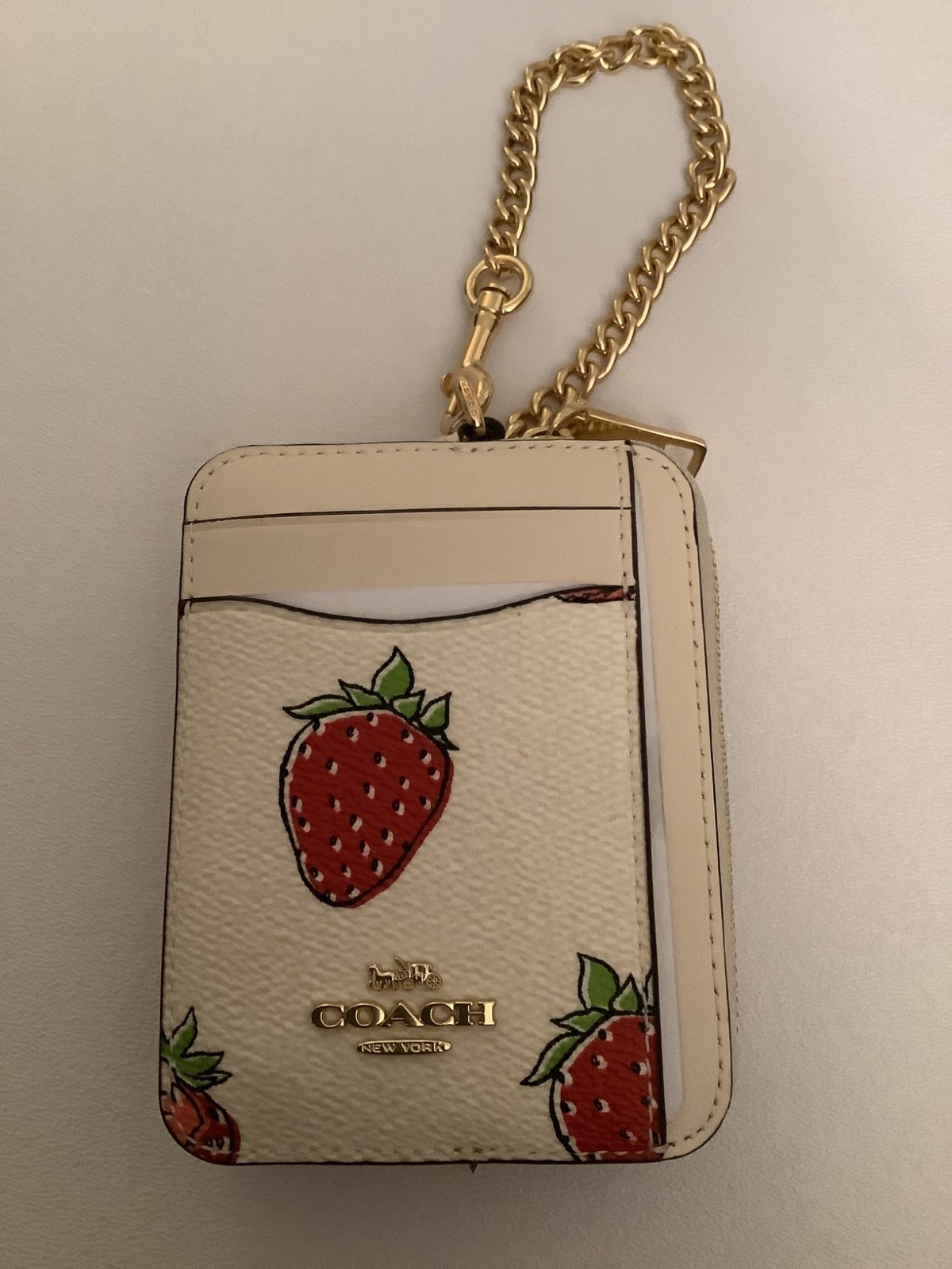 Coach Chalk & Strawberry 🍓 Zip Card Case Credit Card ID Chain Wallet CAR32 NWT