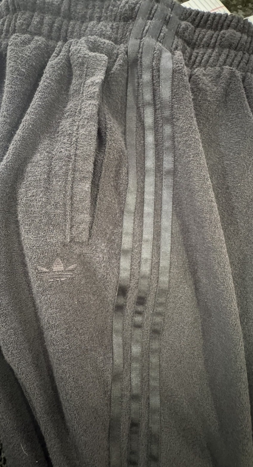 NWT adidas Women’s 2-Piece Grey Short Full-Zip Hoodie & Jogger Pants Set M