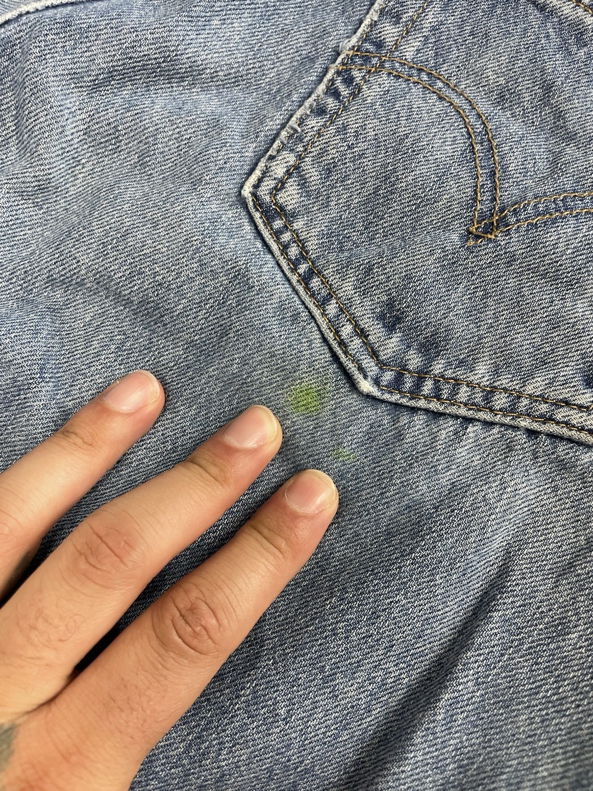 Levi’s Men’s Blue Light Wash Denim Straight Fit Jeans High Rise 5-Pocket