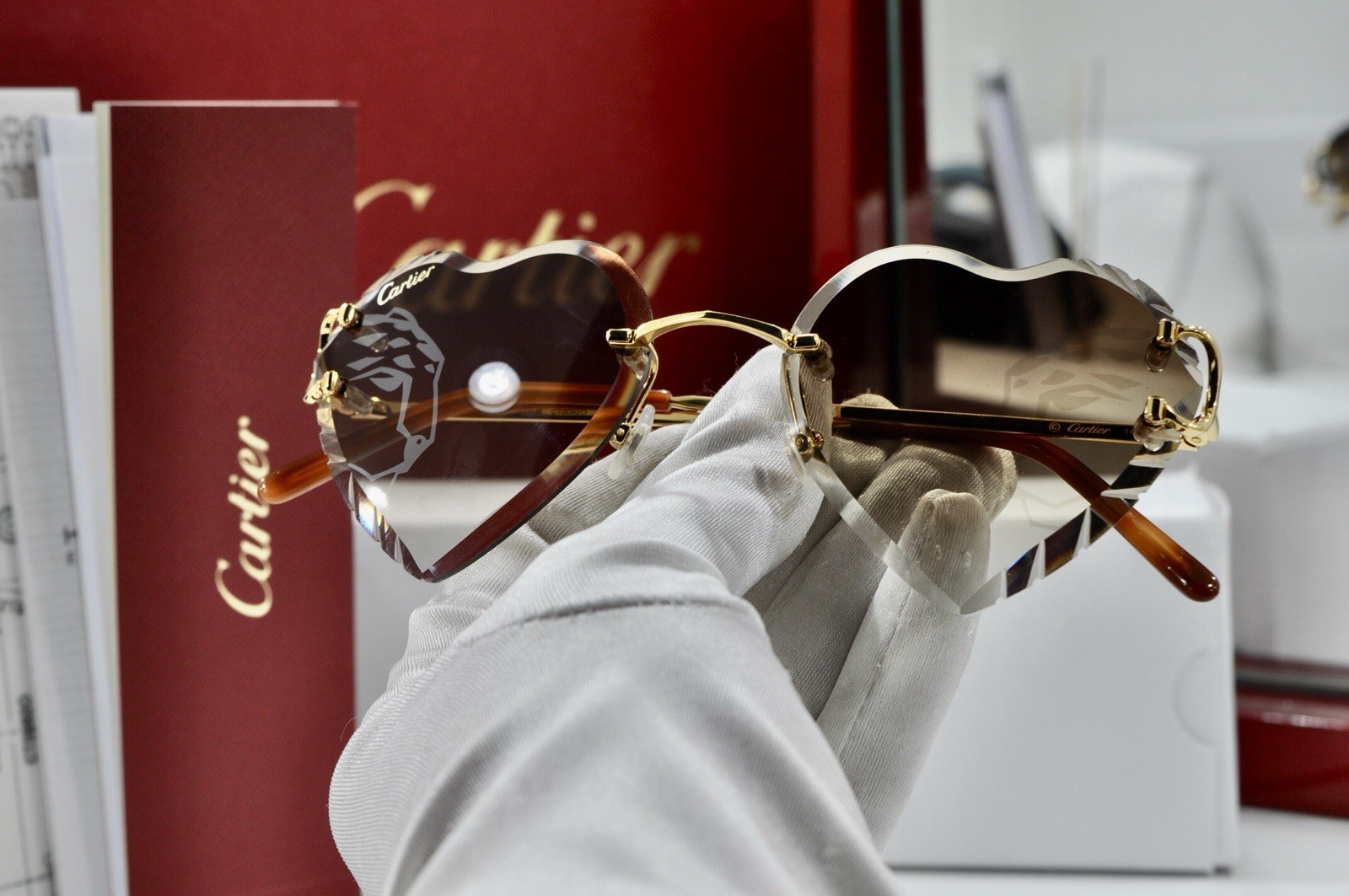 New Cartier rimless sunglasses glasses Diamond Cut heart decor Big C gold Frame