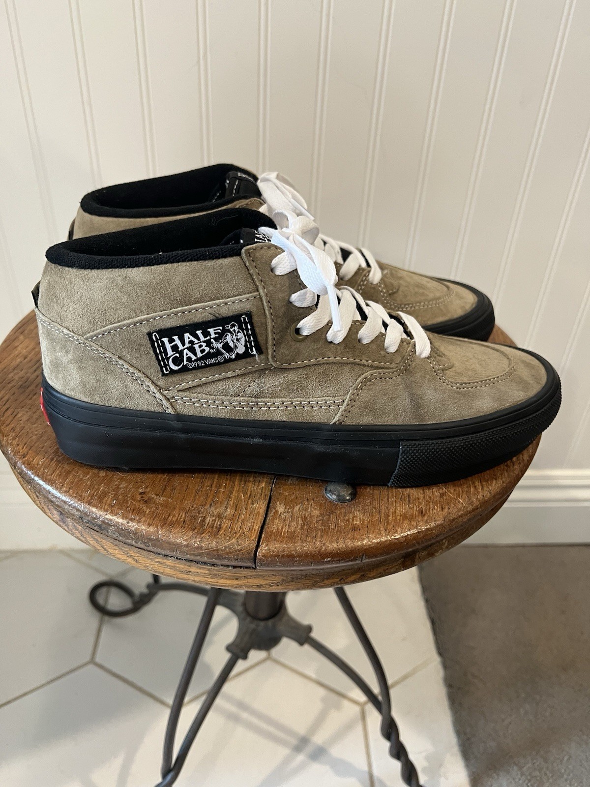 MENS NEW VANS SKATE HALF CAB. PIG SUEDE OLIVE BLACK. SIZE 7.5. NEW SUMMER COLOR