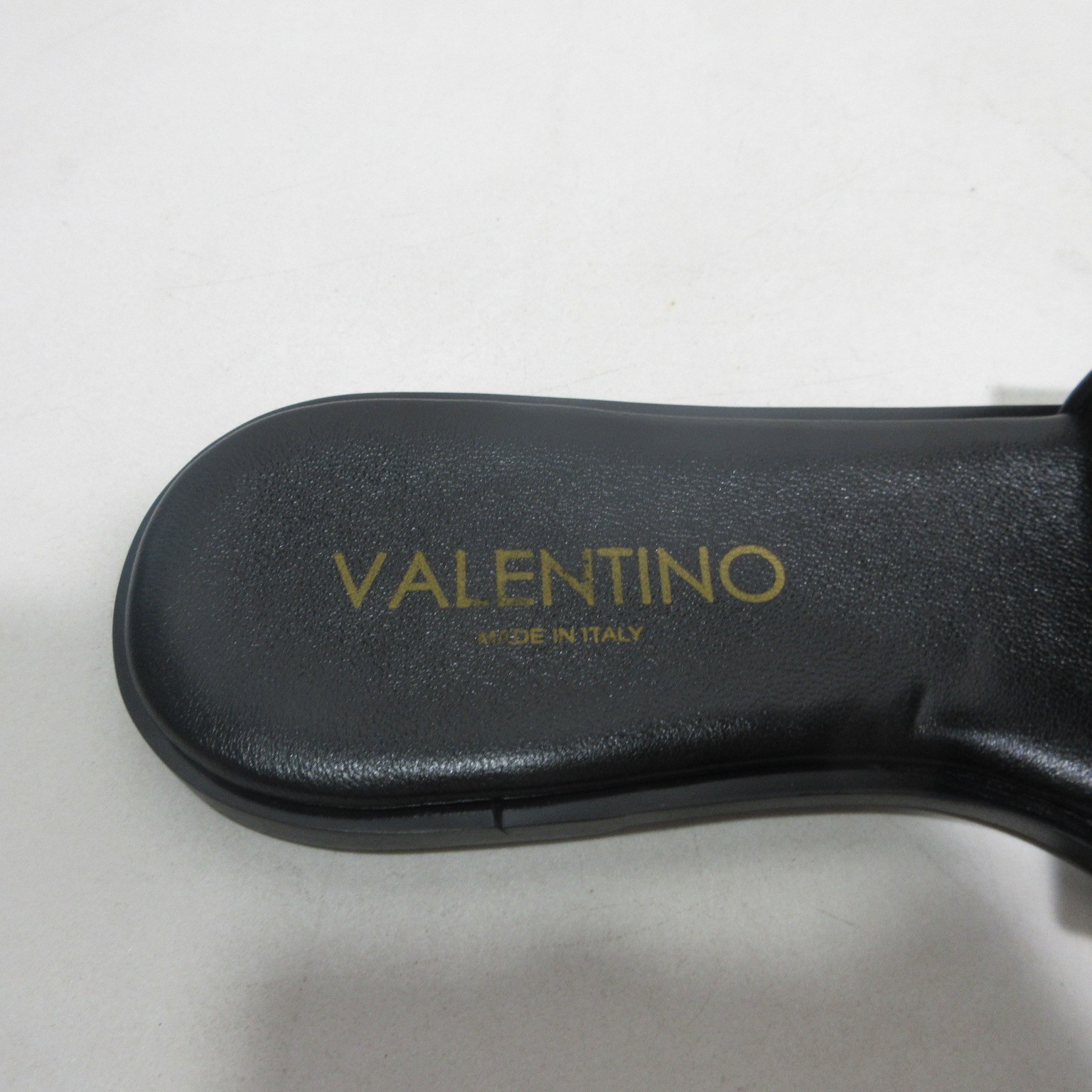 Women’s Designer Valentino by Mario Valentino Black Bugola Slide Sandal size 8