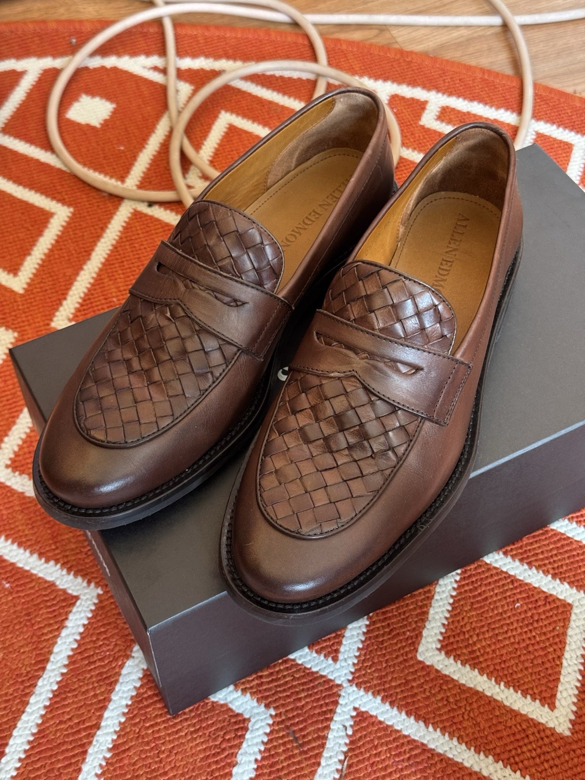 Allen Edmonds Como Men’s Brown Woven Leather Slip-On Loafer 8.5D Rubber sole