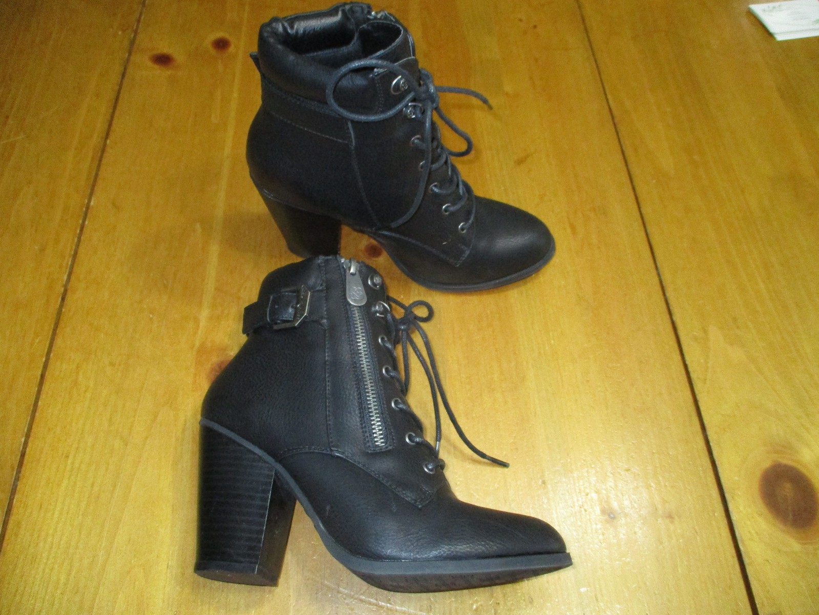 Daisy Fuentes Calida Black PU 3.5in Block Heel Zip Ankle Booties womens size 7M