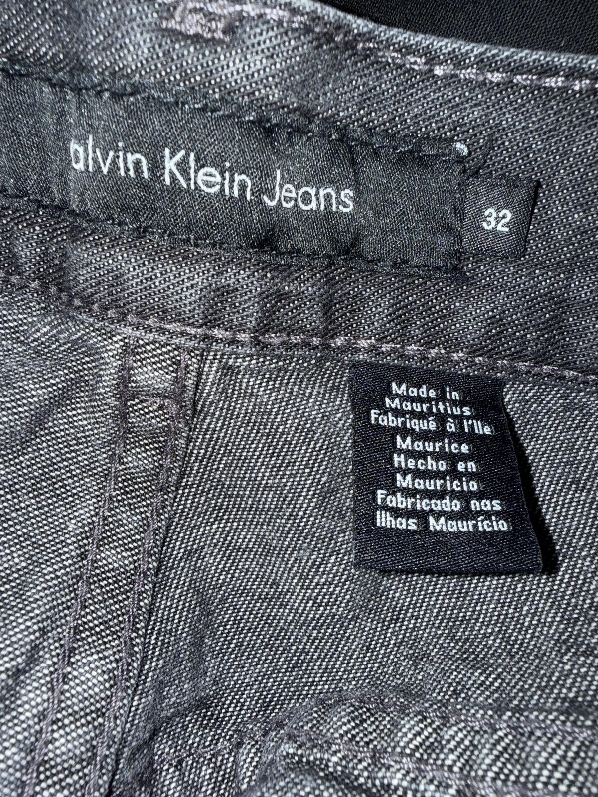Calvin Klein Jeans Straight Leg 32