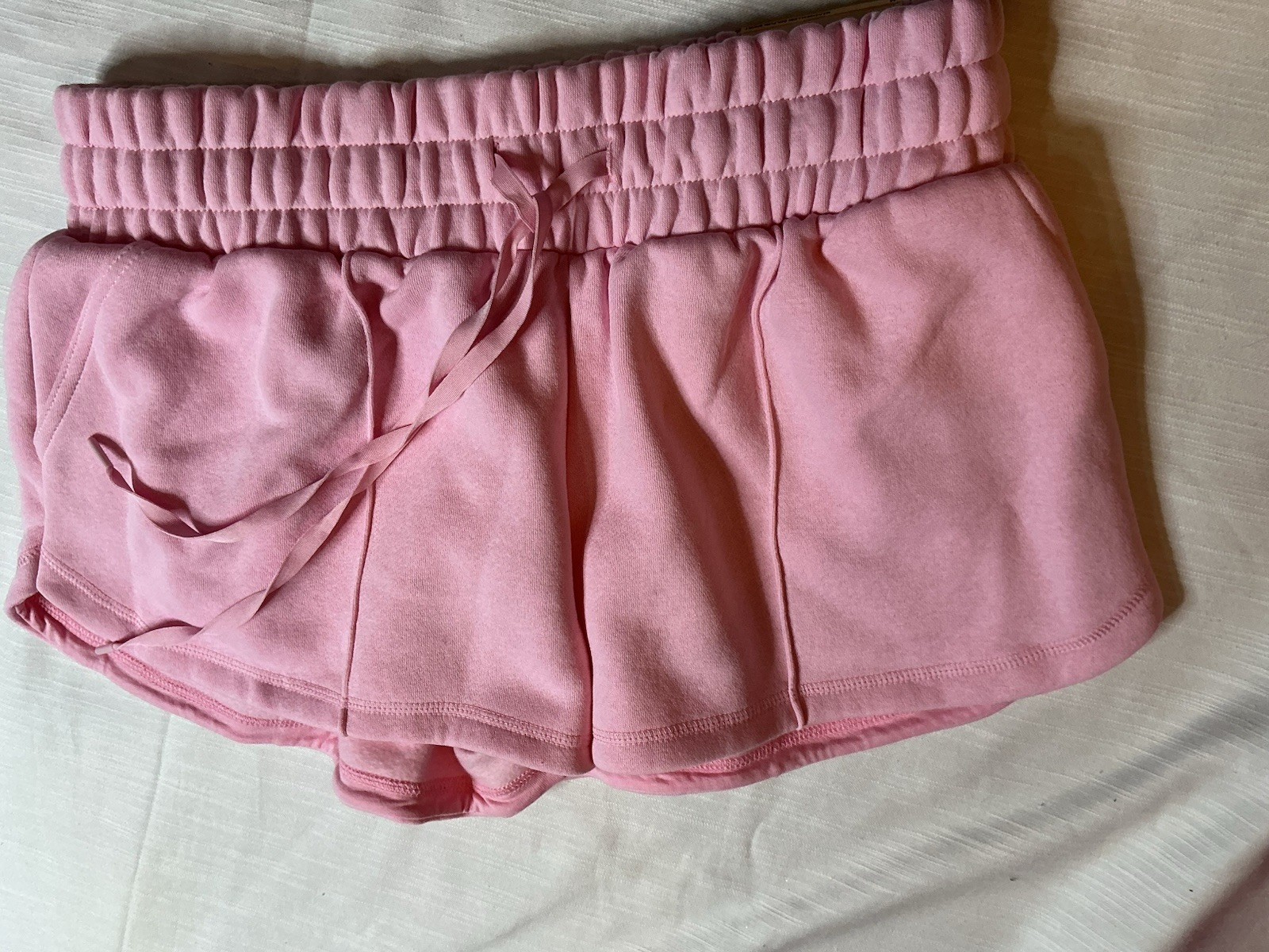 Blogilates Women’s Marshmallow Dolphin Shorts Pink Size Medium New With Tags