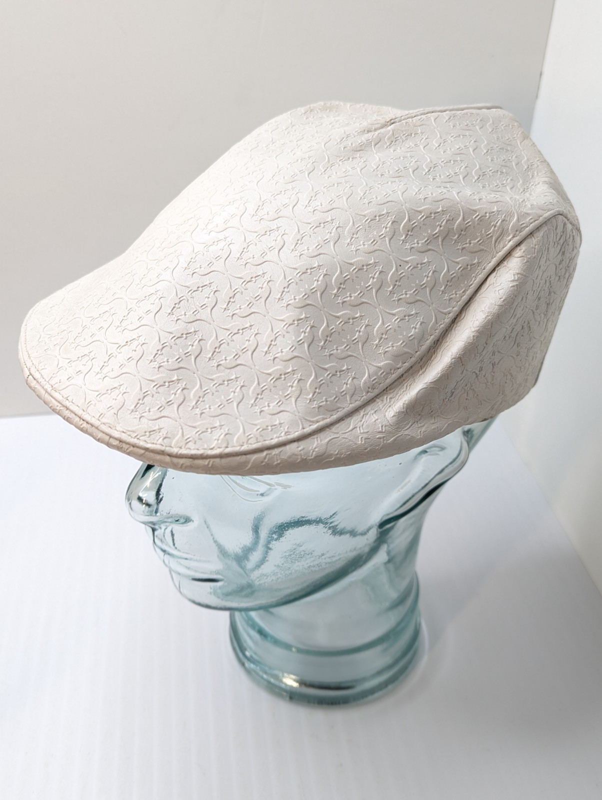 Kangol Kanganude Emb White Leather Flat Hat Cap Kangaroo Print Size Medium RARE