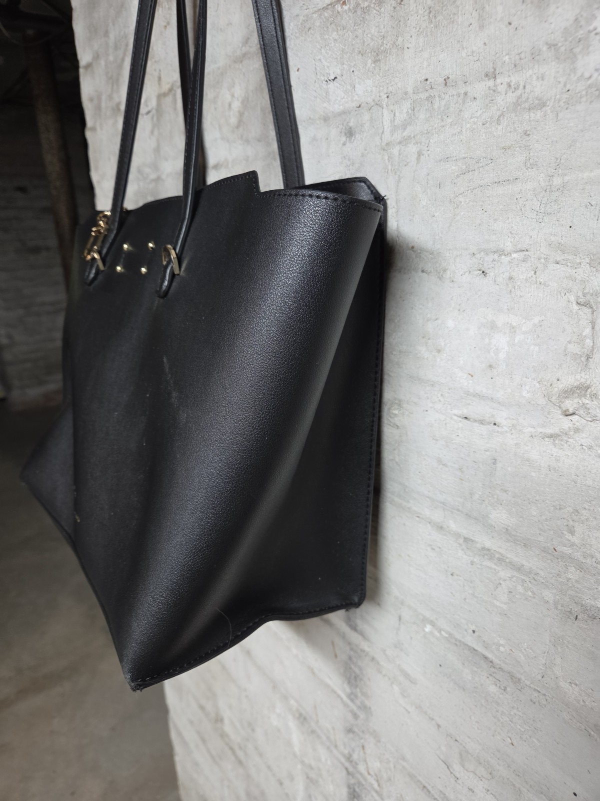 Nanette Lepore Black PU Leather Shoulder Bag With Clip On Wallet