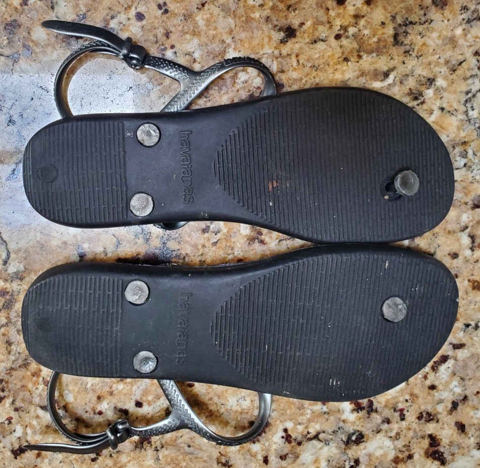 Havaianas T-Strap Buckle Closure Rubber Flat Flip Flop Black, Silver Size 9W/10W
