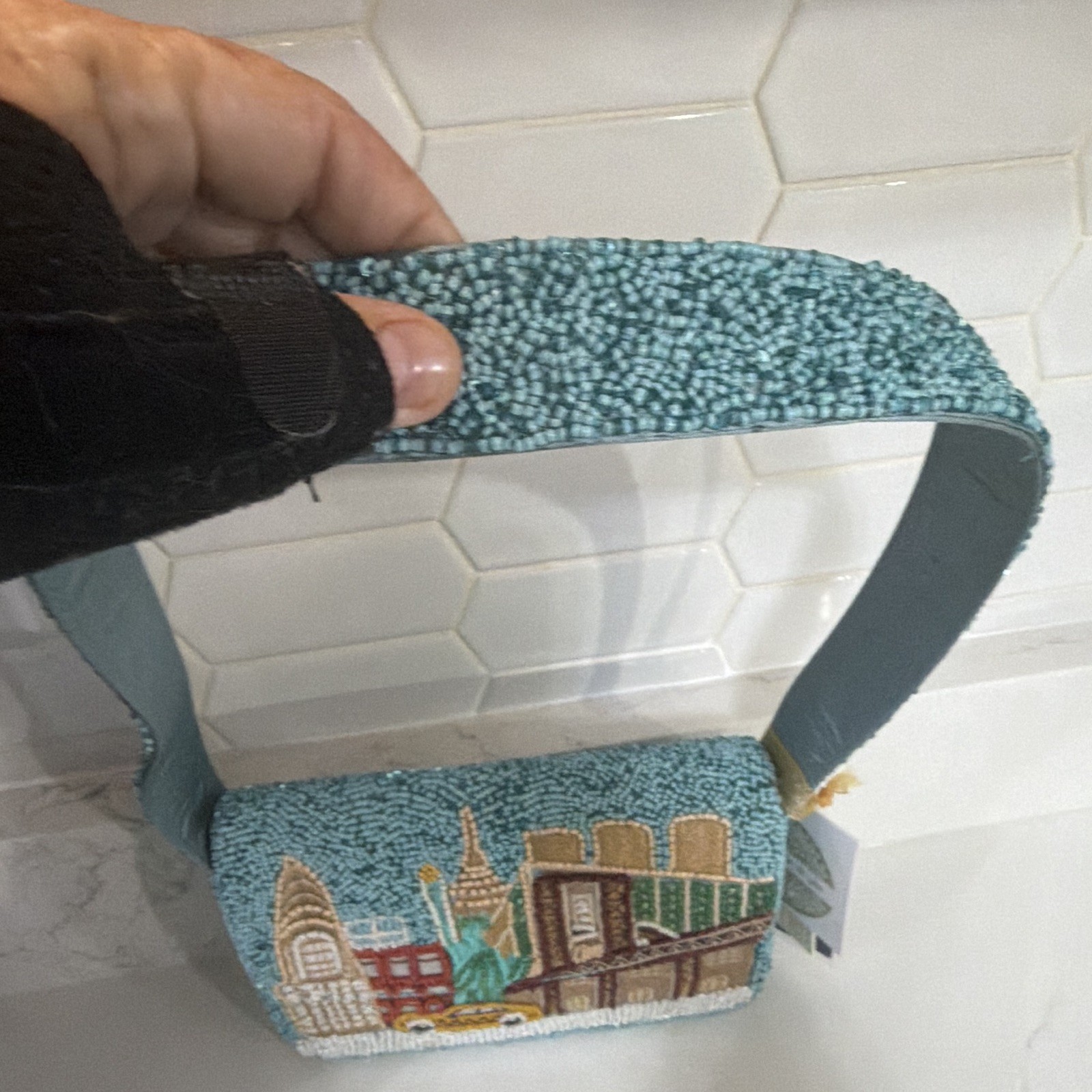 Blue Beaded New York Cityscape Statue of Liberty Crossbody Bag Zipper Strap
