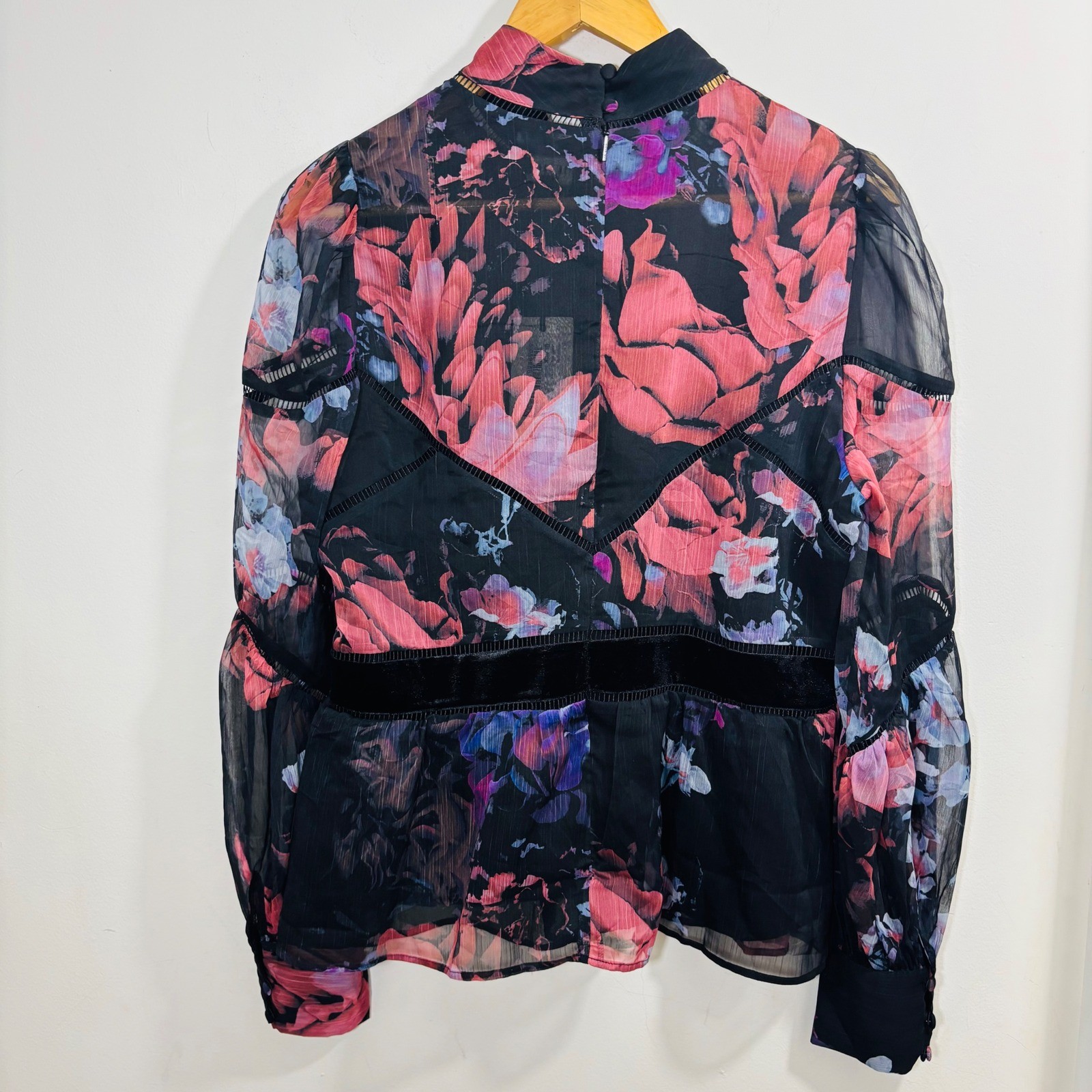 New Ted Baker London Neeveh Floral Ladder Trim Velvet Top Black Mock Neck Sz 4