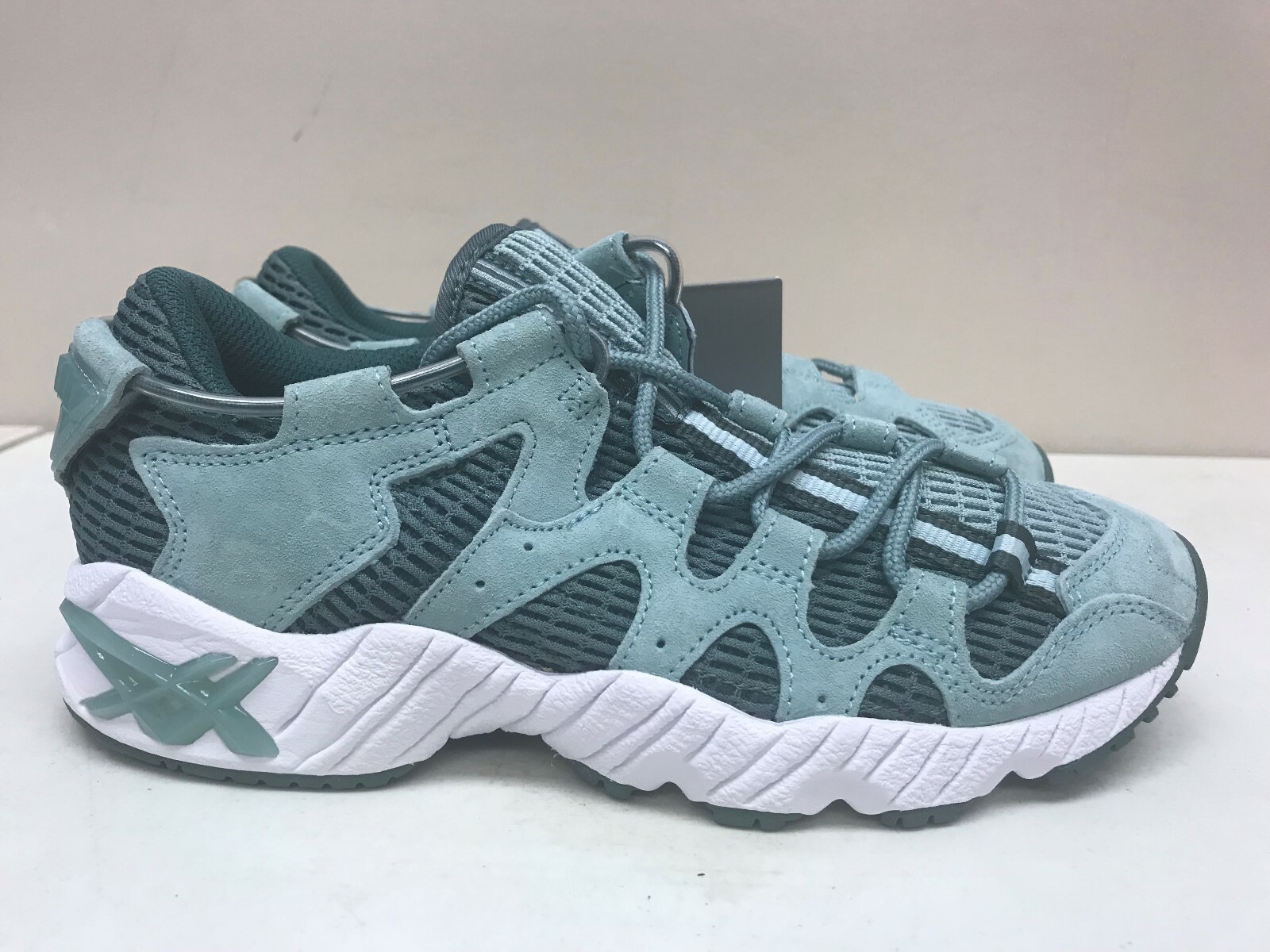Women’s 5.5 ASICS Tiger Womens Gel-Mai Green H864N SKU A5