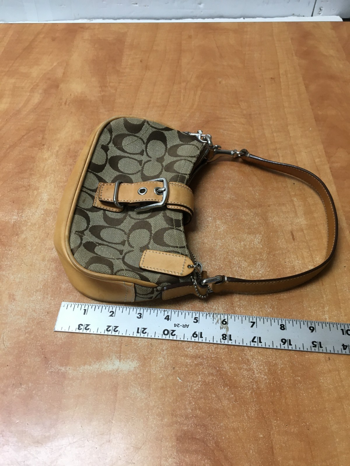 Coach Tan Demi Buckle Small Purse Logo Magnetic H3U-6362