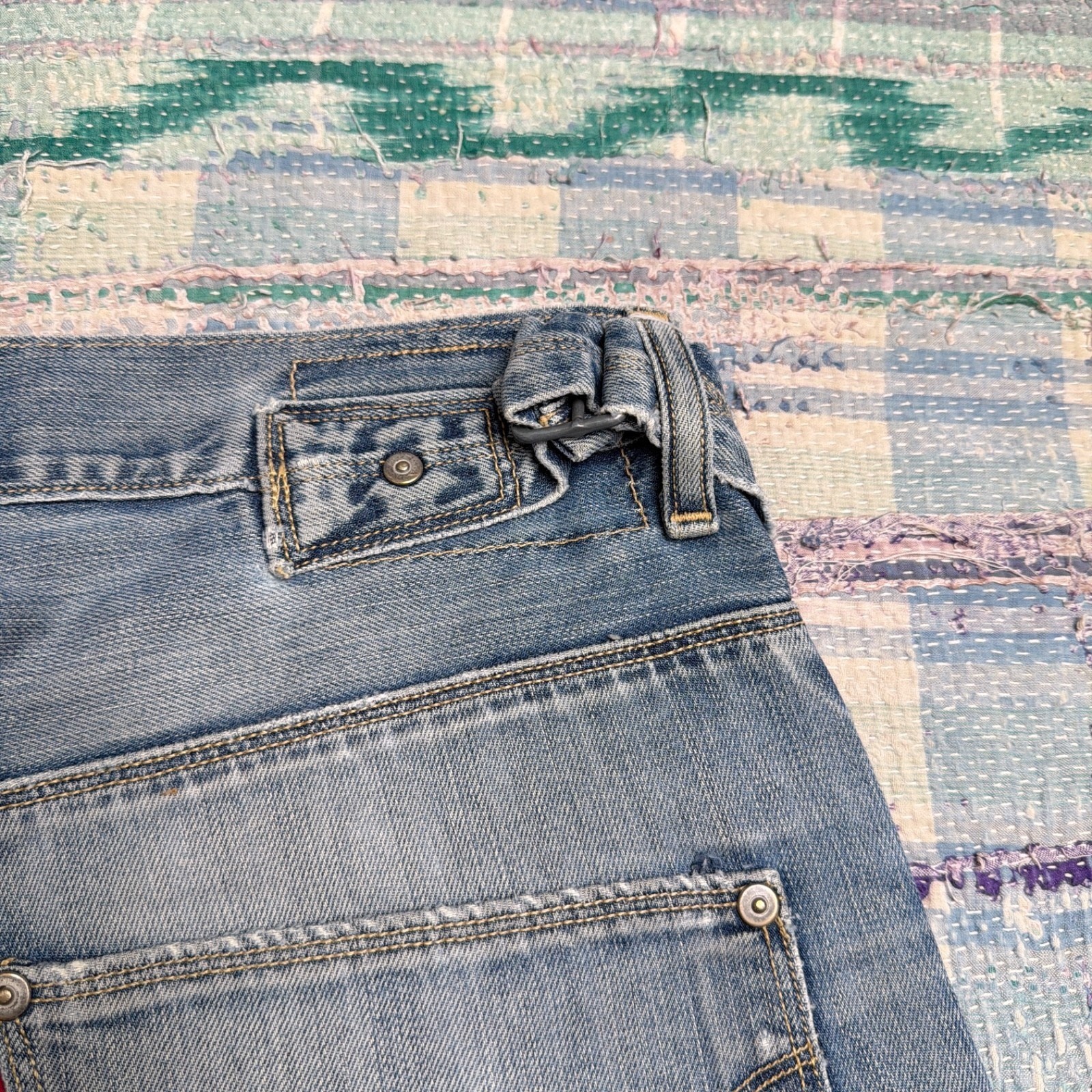 vintage Levis Engineered Jeans Mens Blue Light Wash Twisted Buckle Back 33×33