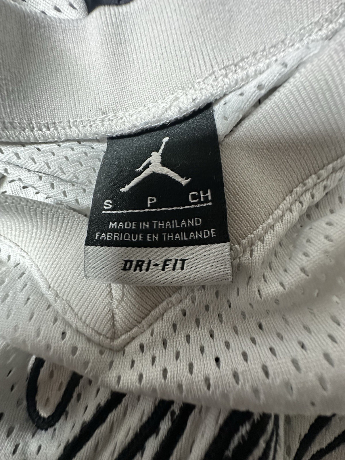 Jordan Dri-FIT Men’s White Mesh V-Neck Jersey Tee S Jumpman Graphic
