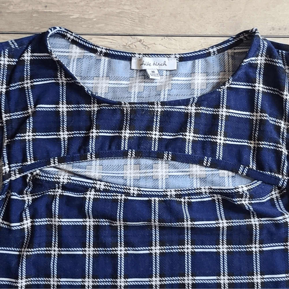 EUC White Birch Navy Checkerboard Sleeveless Top Neck Cut Out – Size Medium
