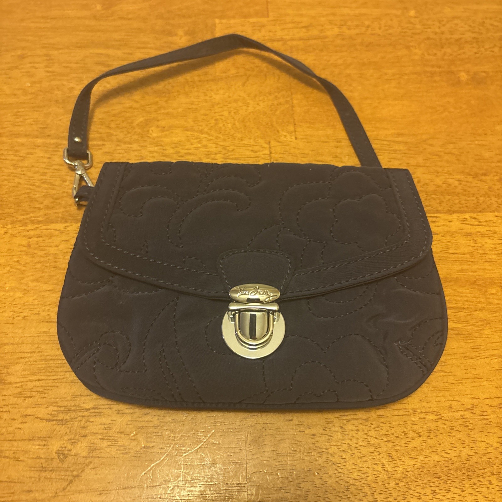 Sleek Y2K Vera Bradley Black Quilted Lightweight Pouch Push Lock / Zip