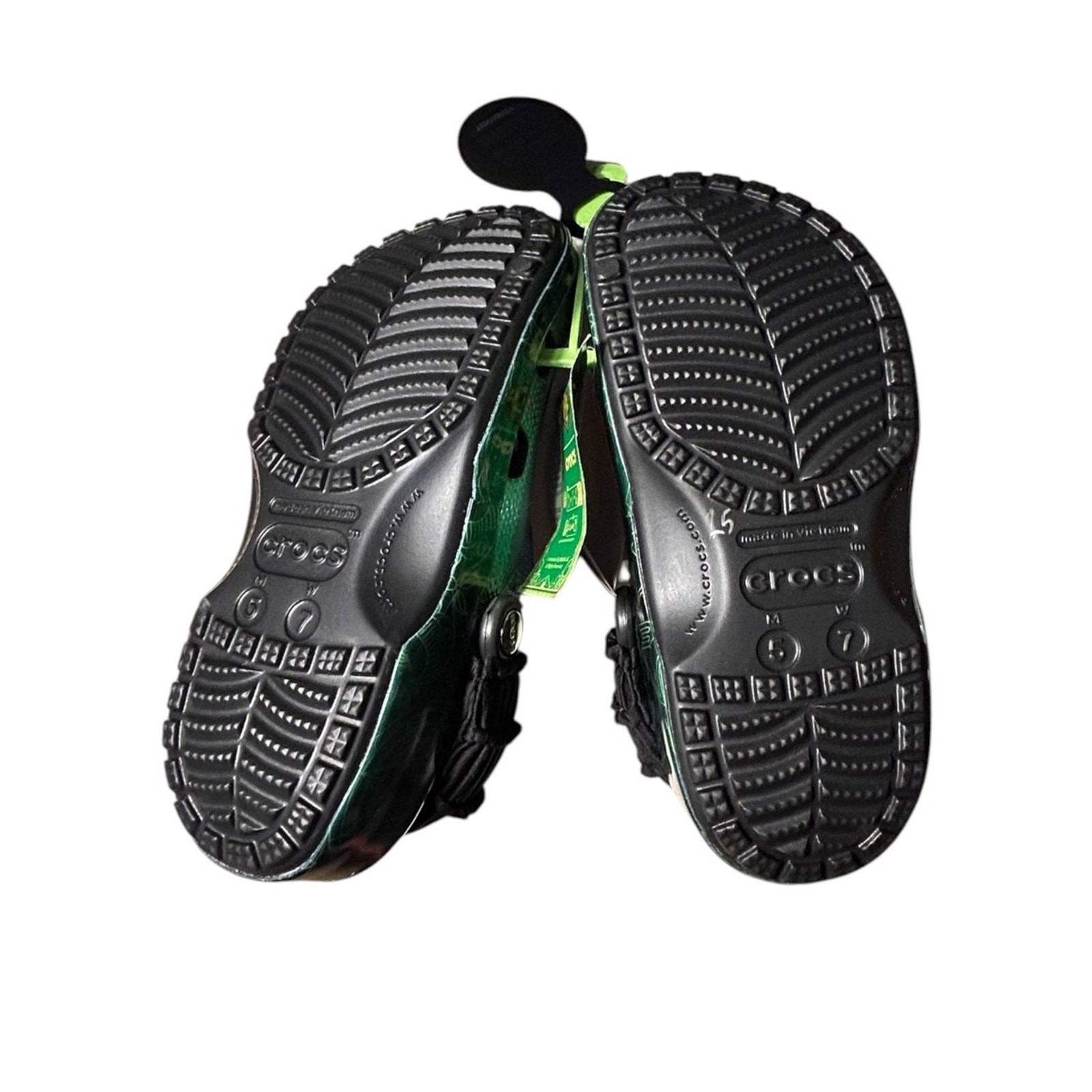 NWT Limited Edition Wicked x Crocs Classic Glow in the Dark Clog ‘Elphaba’ M5/W7
