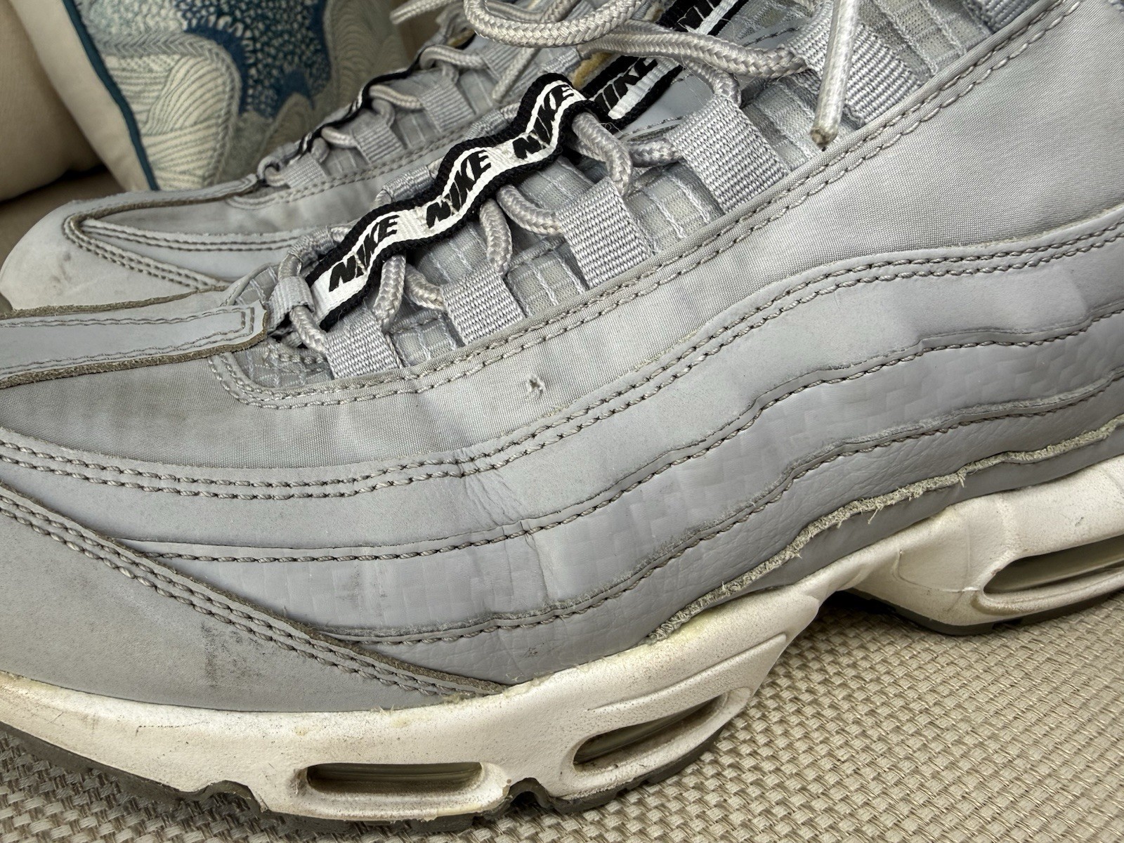 Nike Air Max 95 SE Pull Tab Wolf Grey Men’s Size 11 Sneakers Shoes AQ4129-001