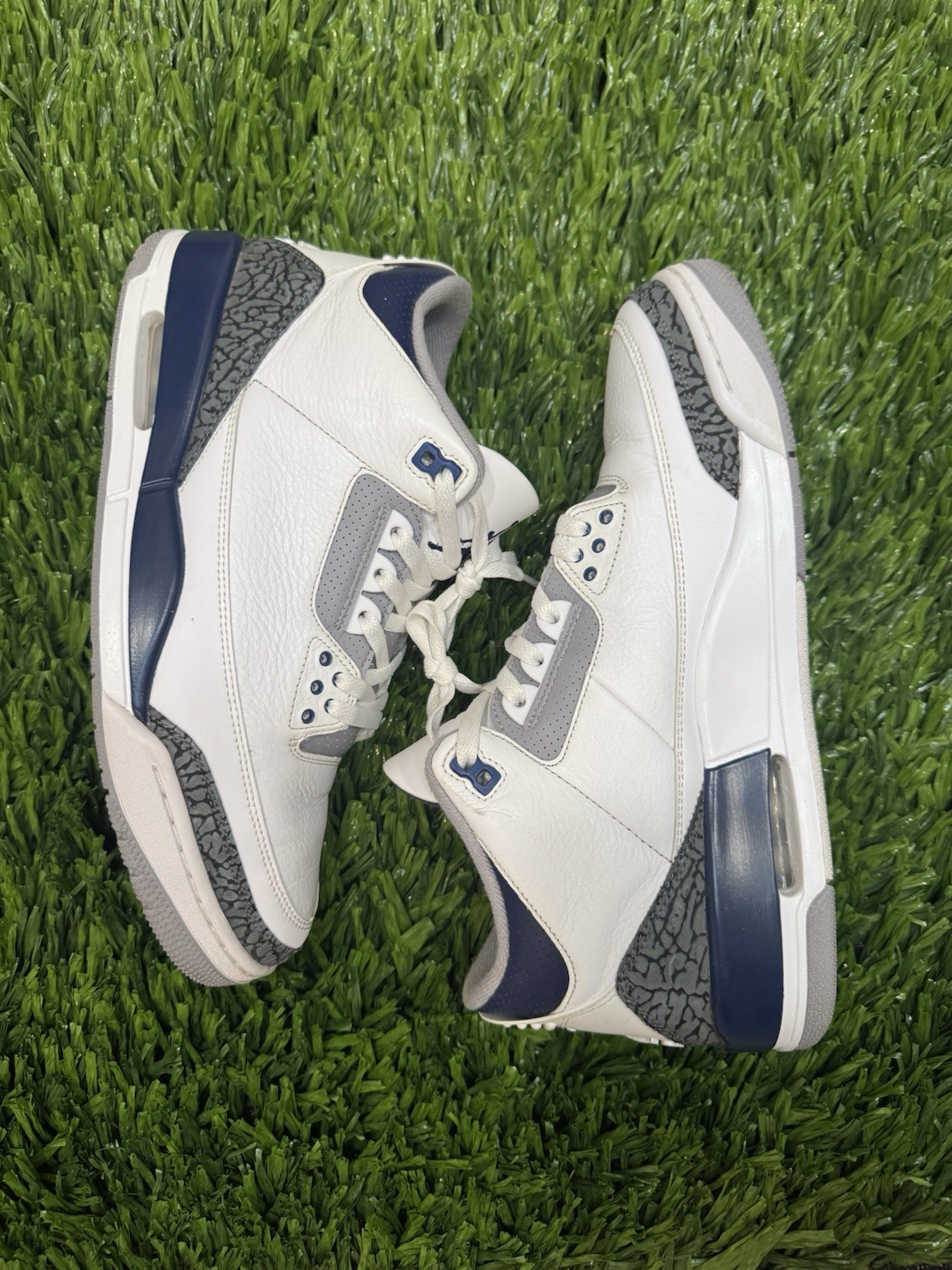 Jordan Air Jordan 3 Men’s Leather Mid Top Sneakers White Gray Blue Lace Up