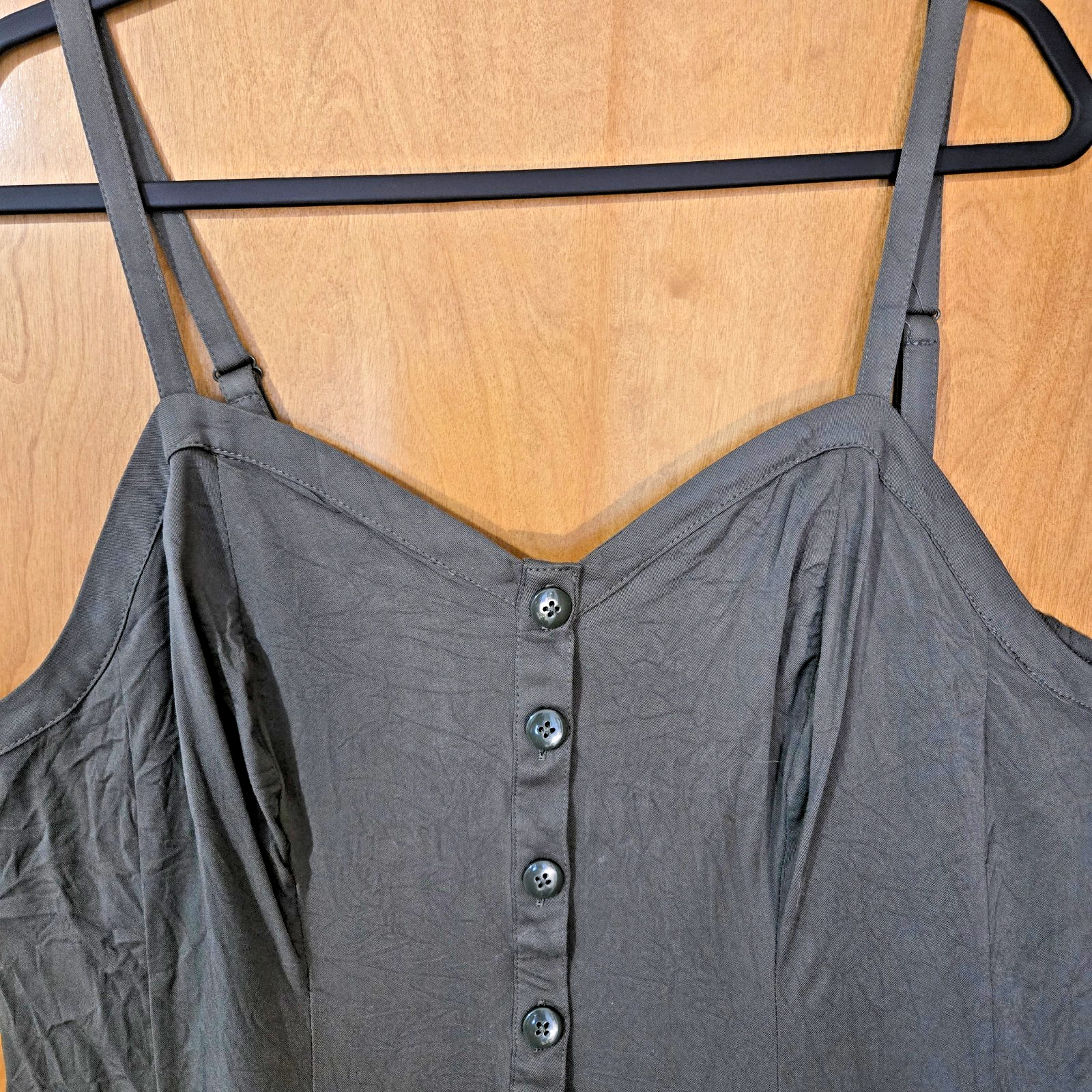 Torrid Camisole Top Womens Size 2 Green Button Front Adjustable Strap