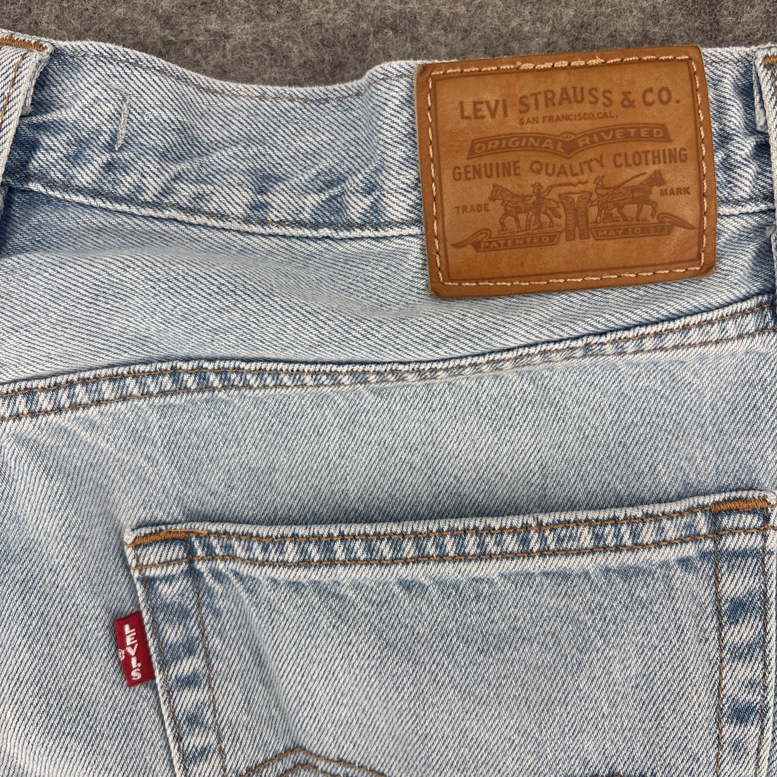 Levi’s Jeans Womens 31 Dad Baggy Mid Rise Light Blue Wide Leg Big E Remake 32×28