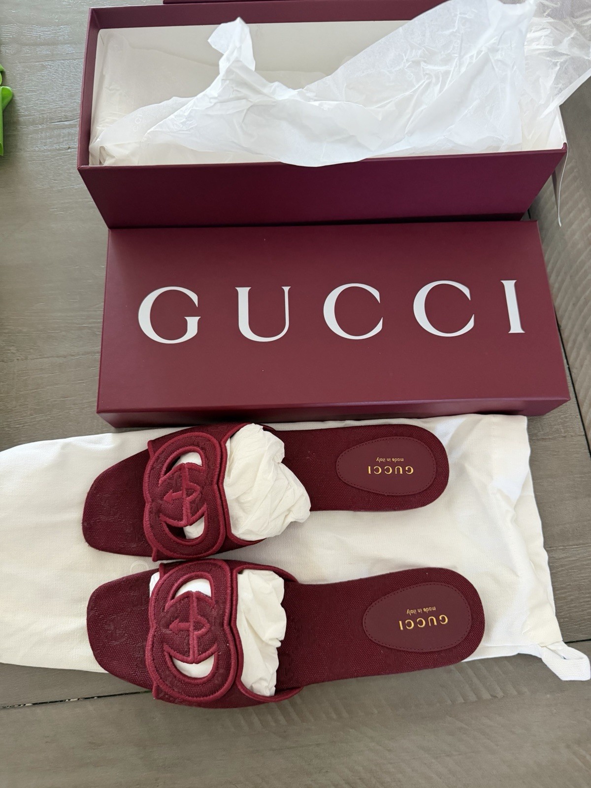 Gucci Women’s Burgundy Logo Leather Slide Sandals US 8 EU 38 New w/ Box
