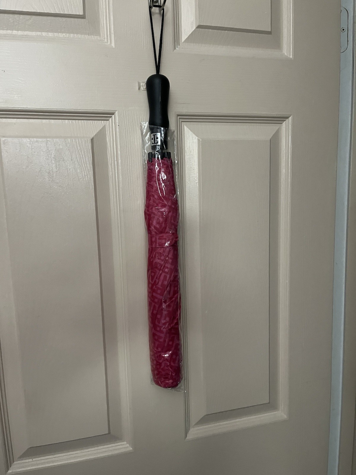 T-Mobile Tuesday Large Umbrella 48” LIMITED EDITION*NEW*FREE SHIPPING*