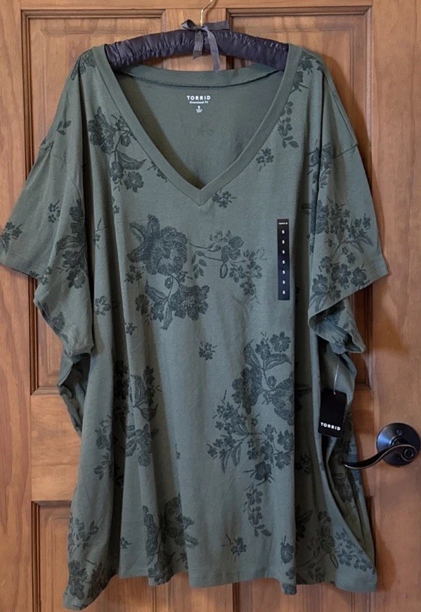 TORRID TEE SHIRT COTTON SHORT SLEEVE TOP T SHIRT 5 5X 5XL 28 NEW