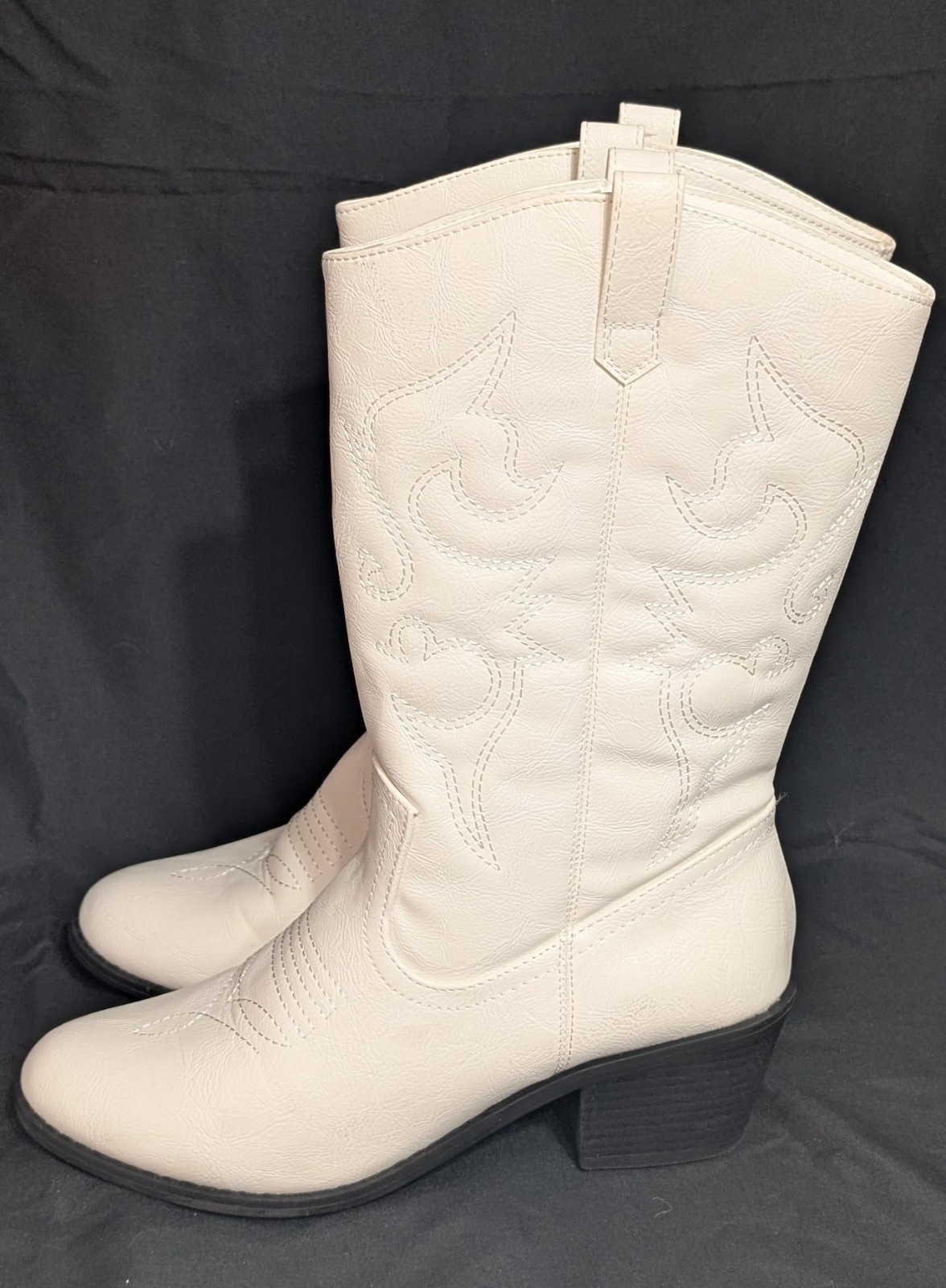 Charles Albert “Yeehaw” Boots Woman’s 8M Modern 100% Vegan Leather White Pull On