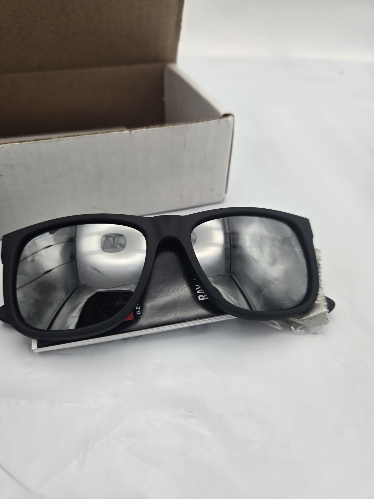 Ray-Ban Justin Sunglasses RB 4165 622/6G Matte Black Rubber Silver 54mm w/case