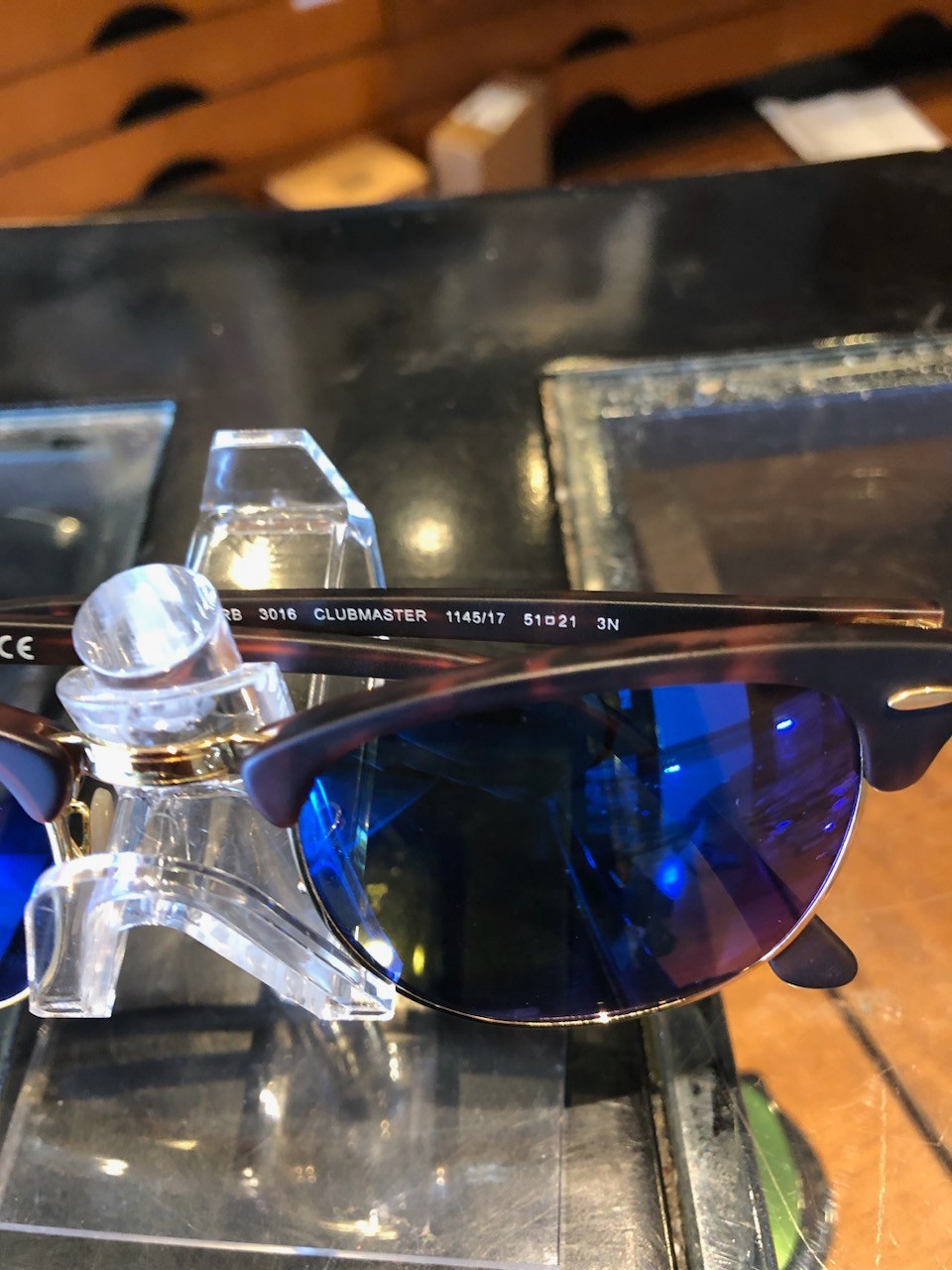 AUTHENTIC Ray-Ban RB3016 Clubmaster Classic 1145/17 Tortoise Blue Flash (49MM)