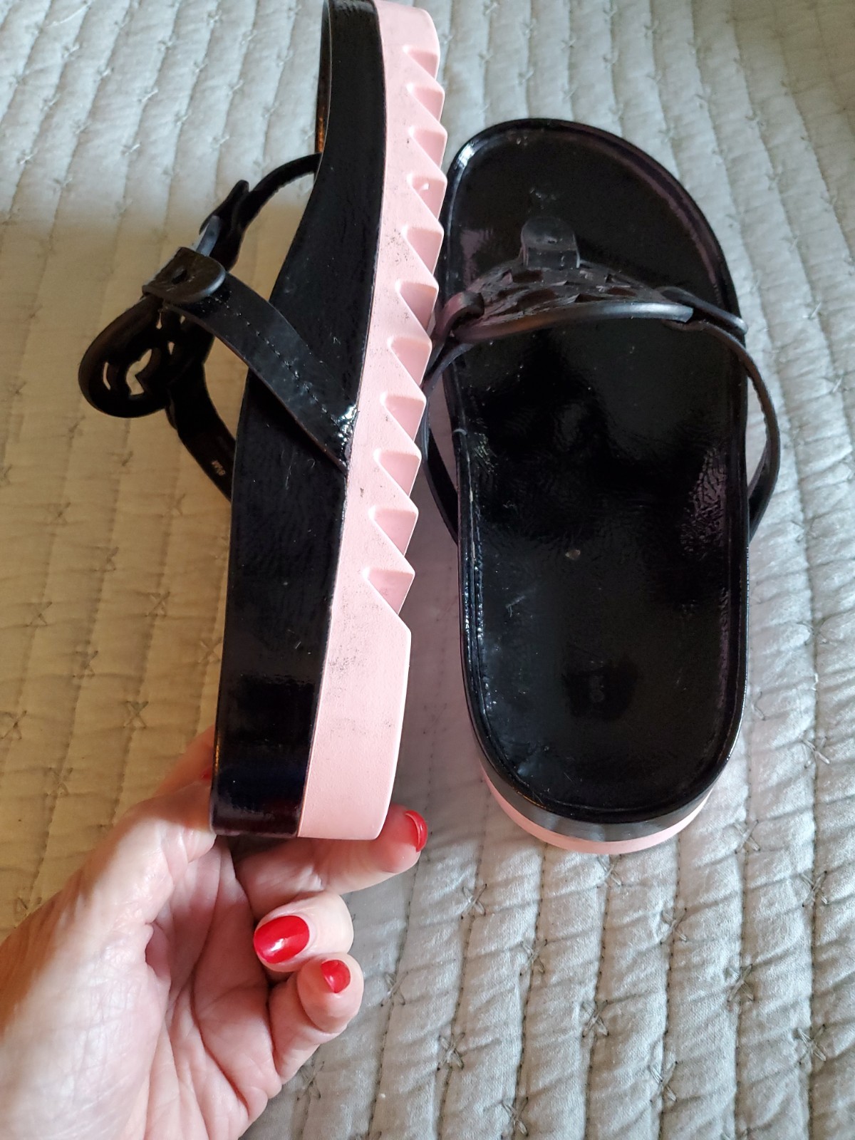 Tory Burch Miller Cloud Lug Black Pink Patent Leather Petunia Sandals Sz 8.5