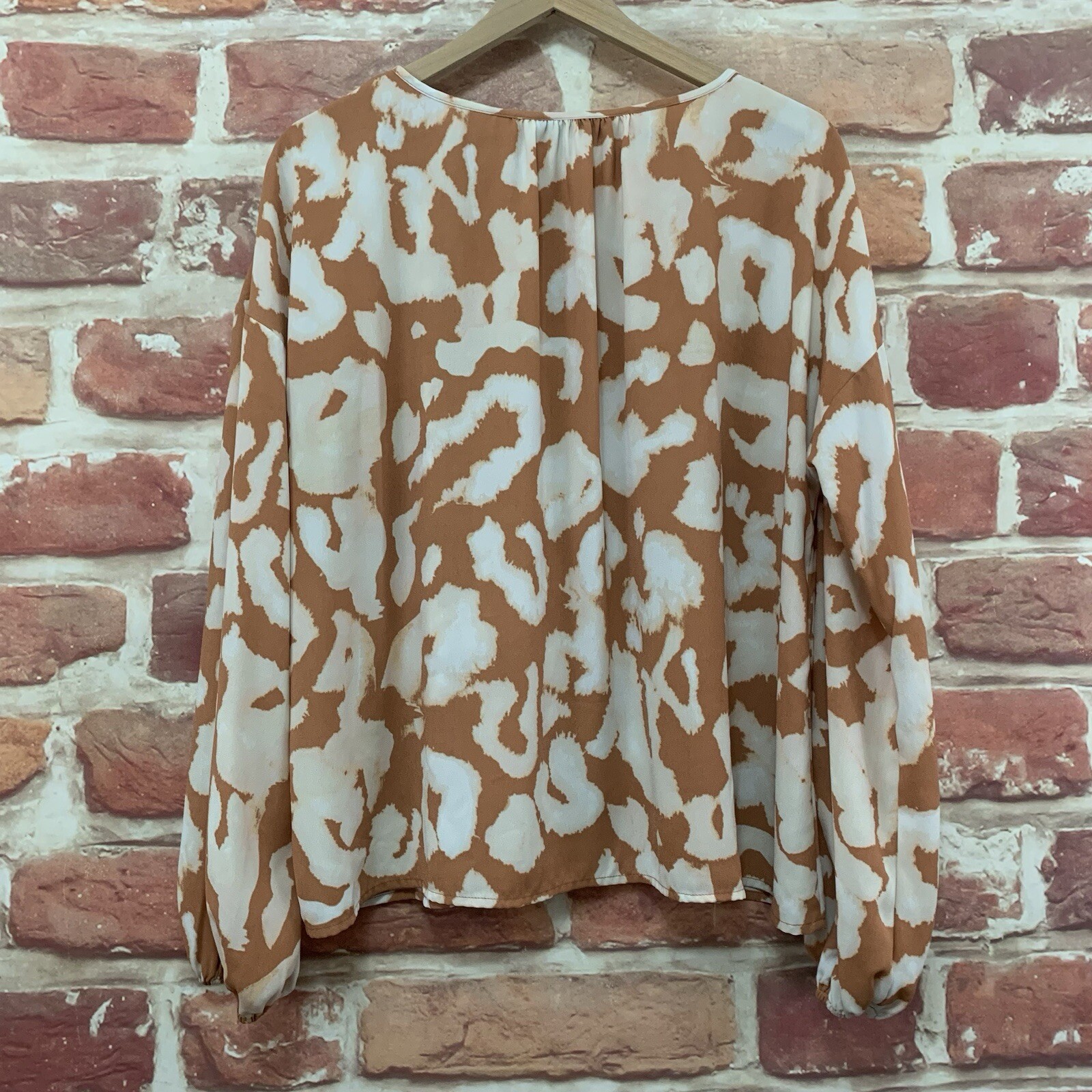 ELizabeth And James Top Shirt Womens XXL Brown White Peasant Abstract Popover