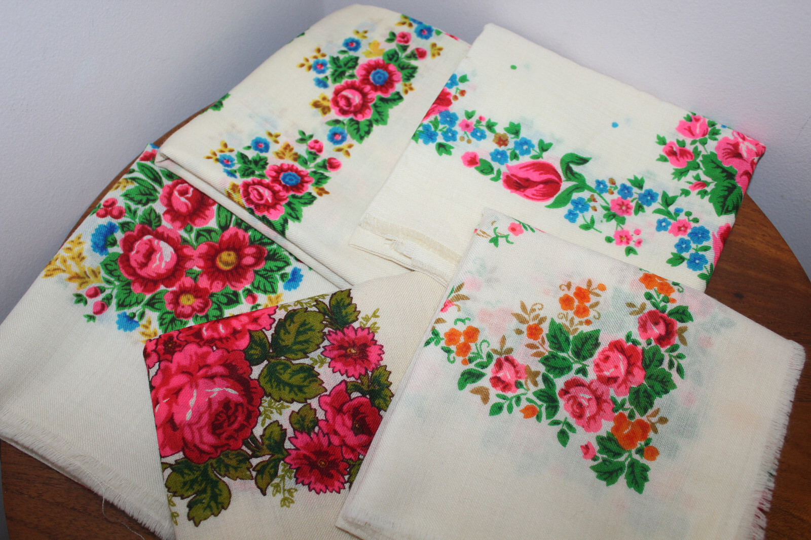 WOOL SQUARE SCARF VARIETY FRINGE PRINTED FLORAL IVORY & MULTICOLOR 29″ x 29″